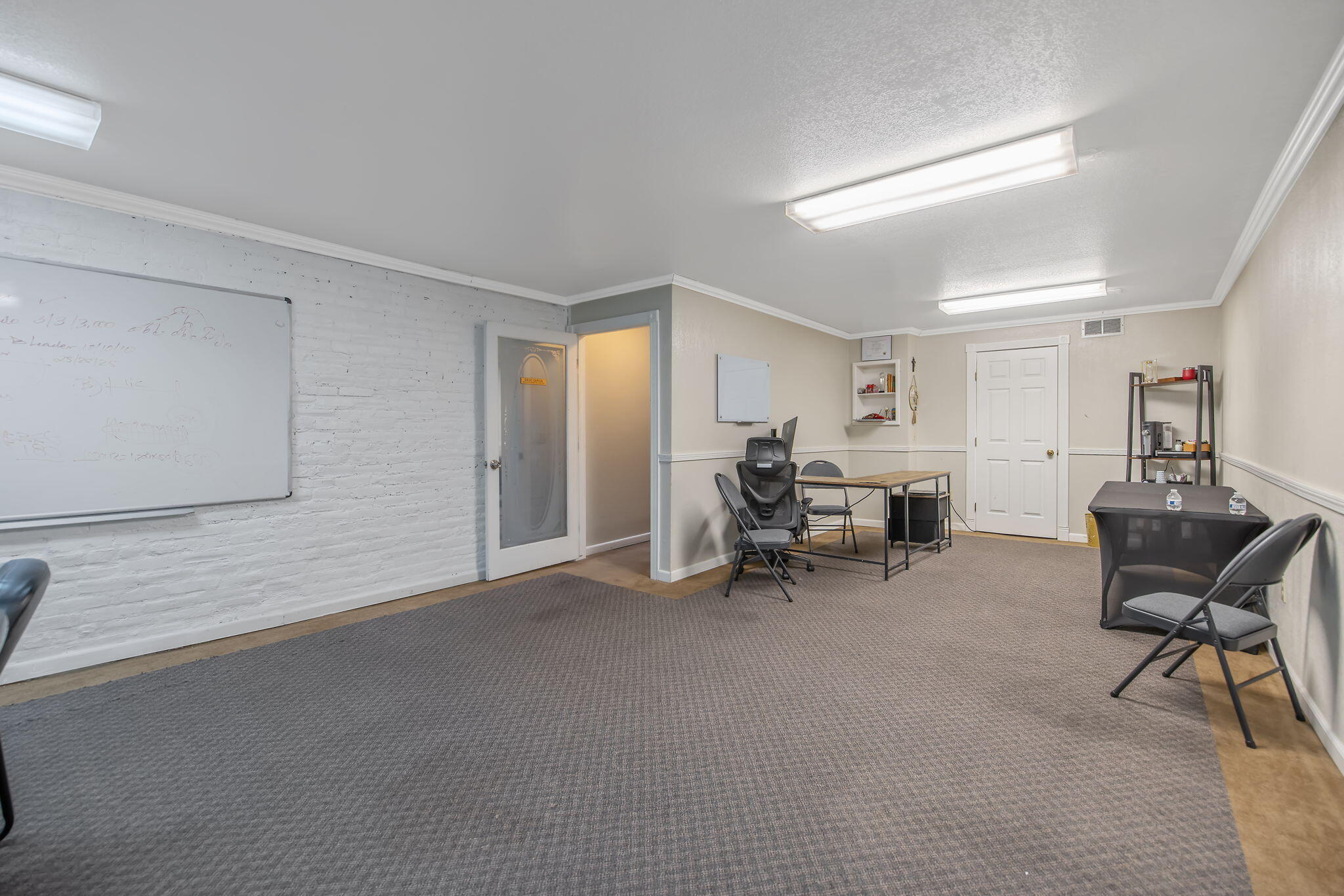 143 E Tulare Ave, Tulare, CA 93274