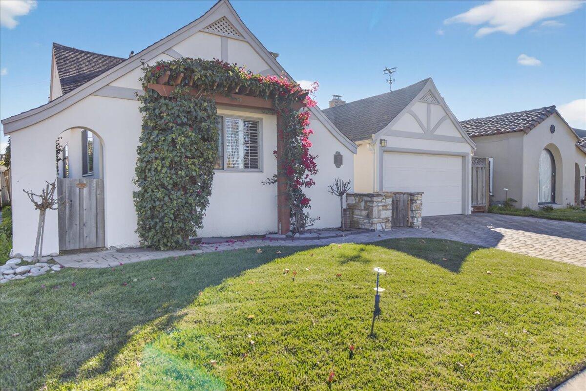 57 Carmel Ave, Salinas, CA 93901