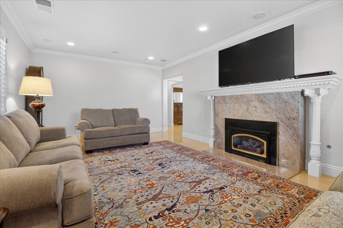 57 Carmel Ave, Salinas, CA 93901