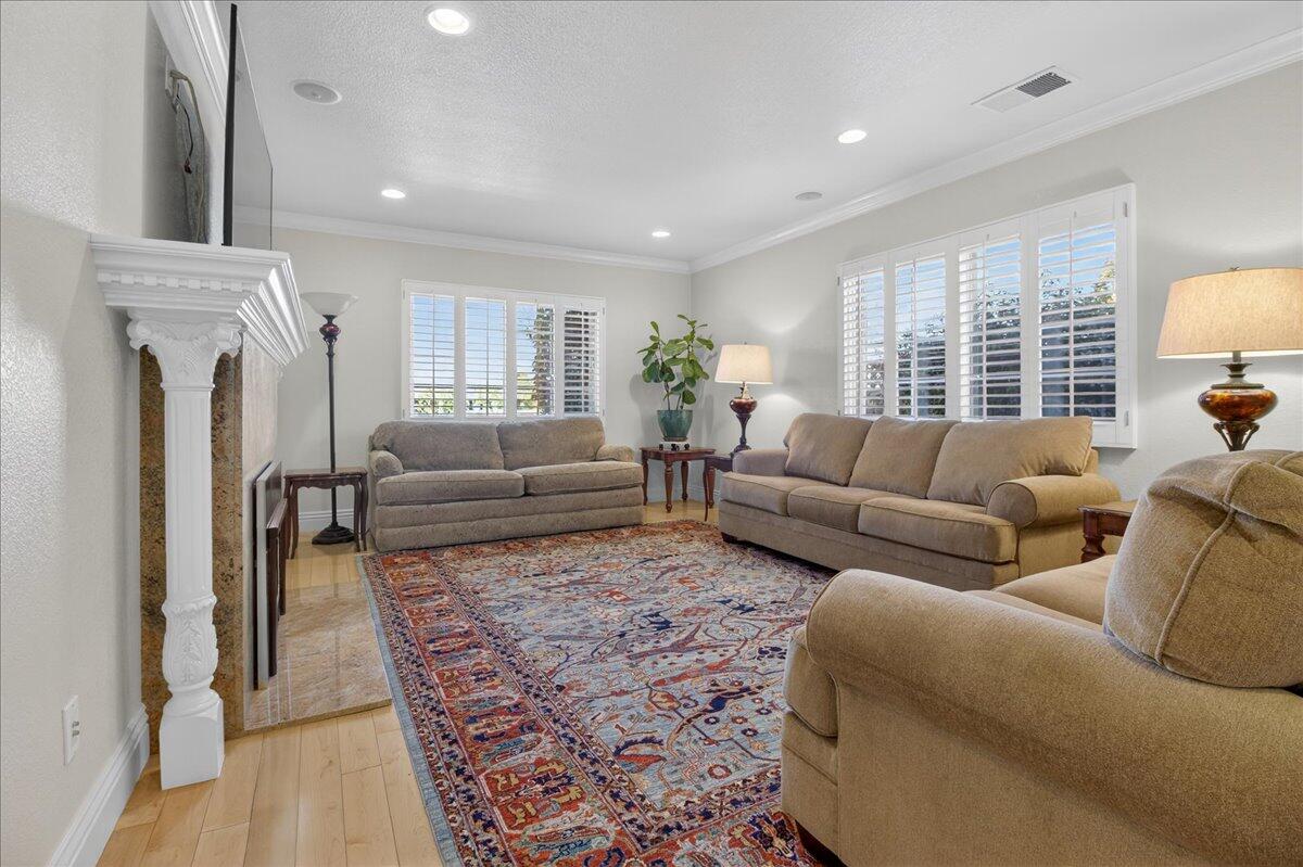 57 Carmel Ave, Salinas, CA 93901