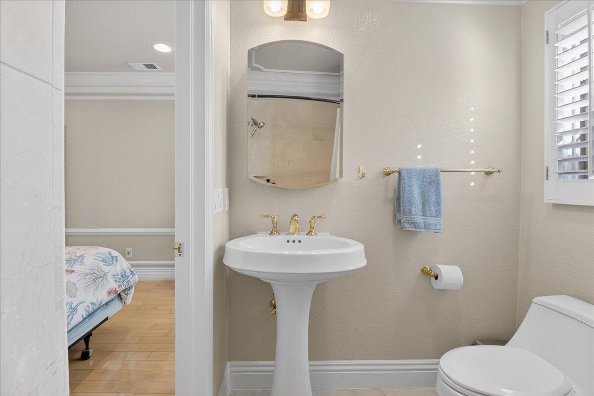 57 Carmel Ave, Salinas, CA 93901