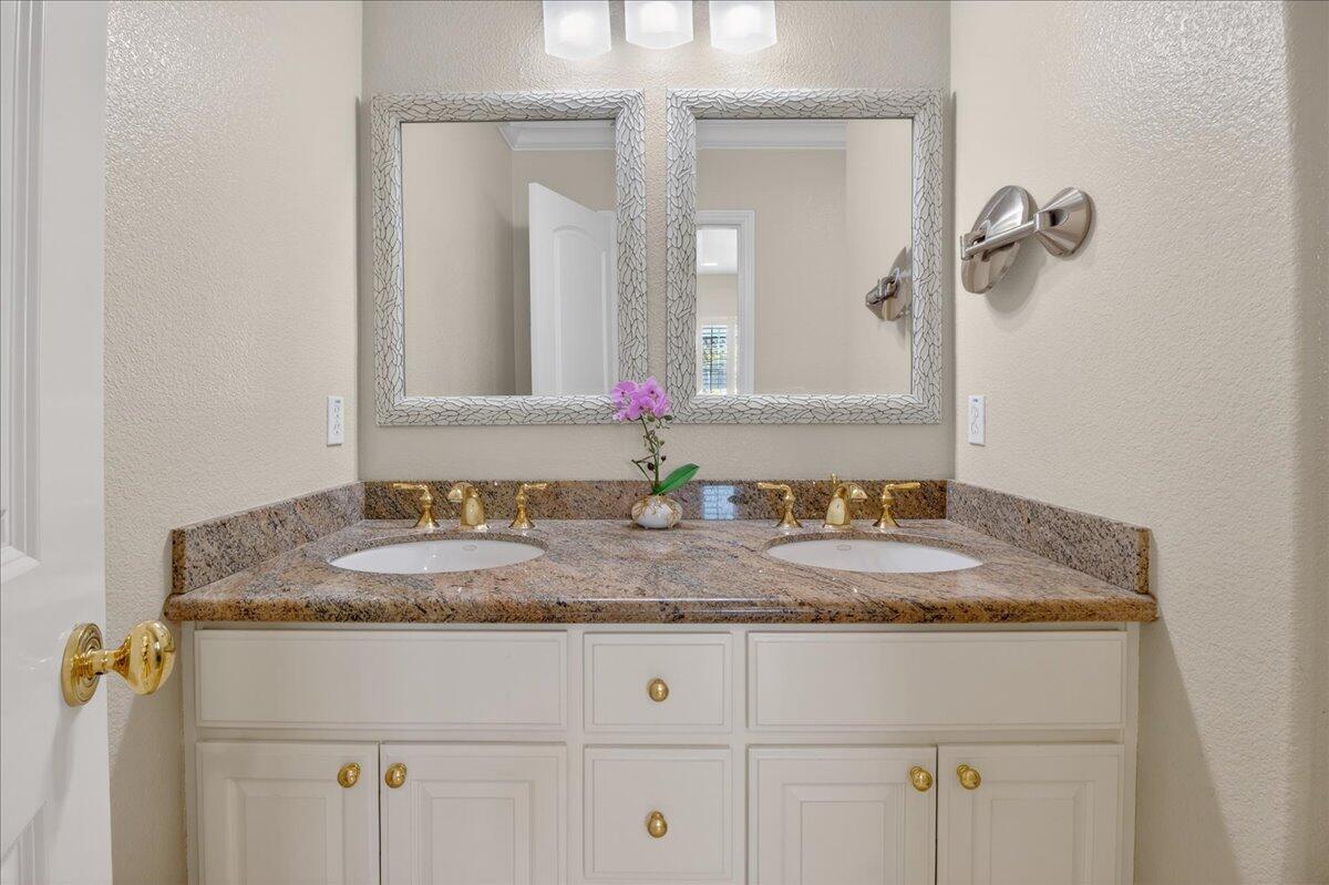 57 Carmel Ave, Salinas, CA 93901