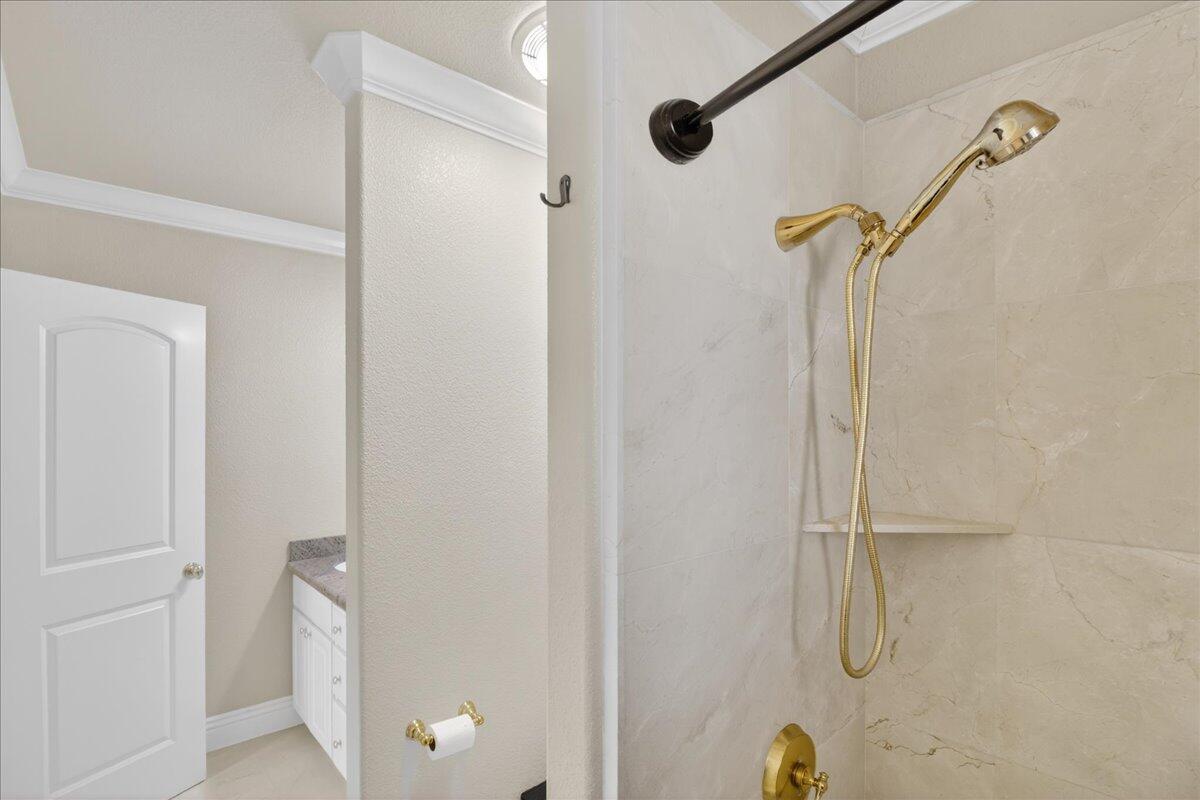 57 Carmel Ave, Salinas, CA 93901