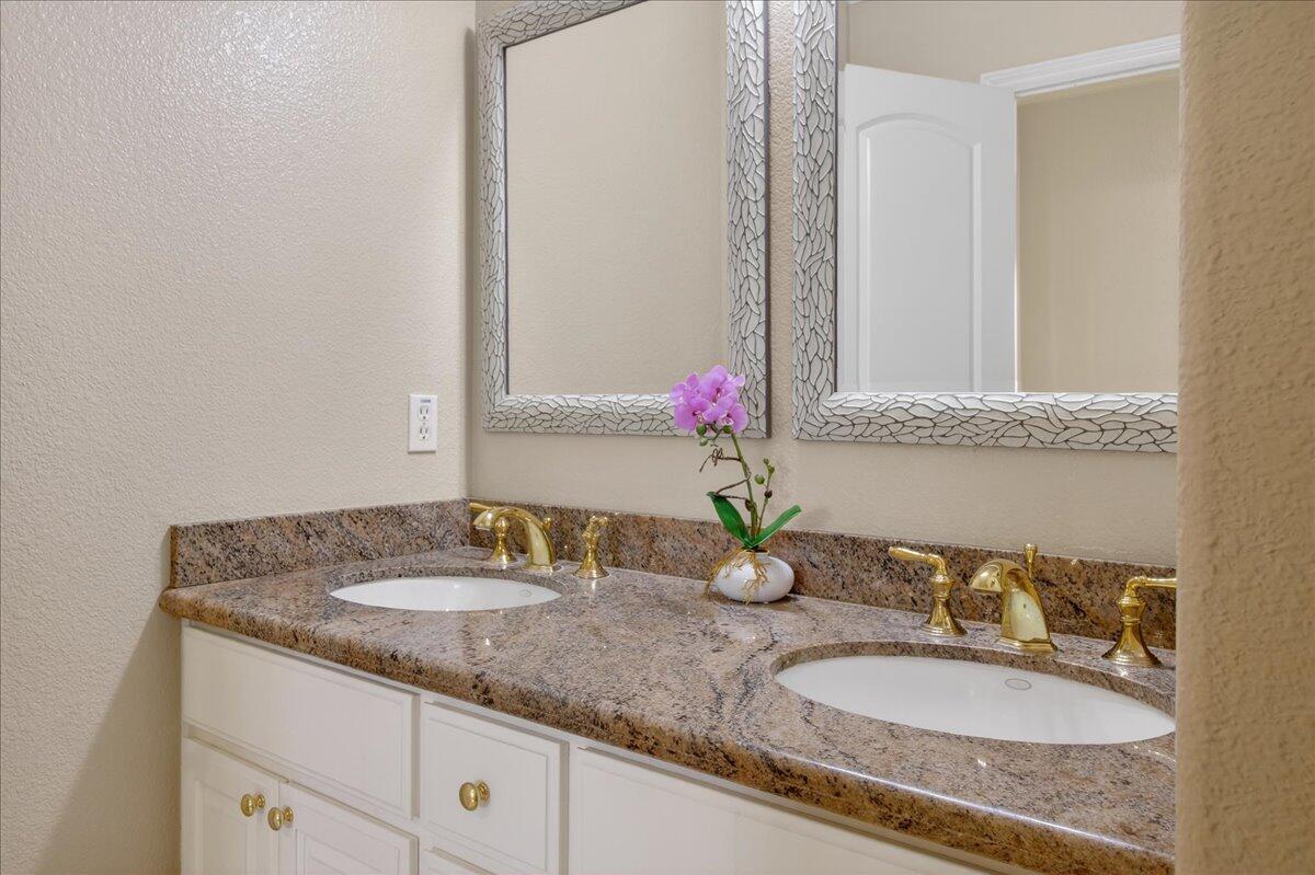 57 Carmel Ave, Salinas, CA 93901