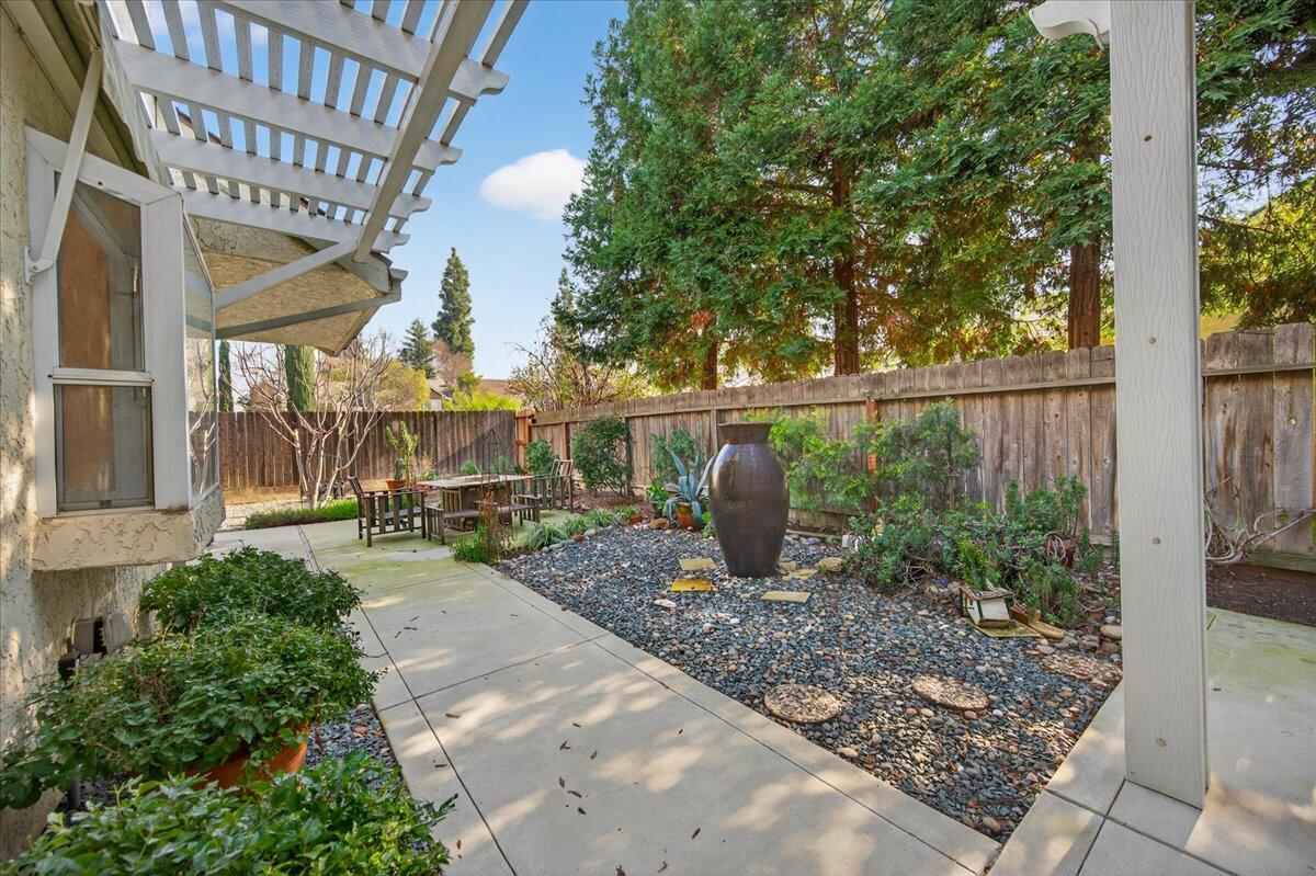 1881 E Frederick Ave, Fresno, CA 93720