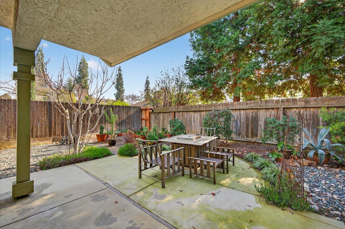 1881 E Frederick Ave, Fresno, CA 93720