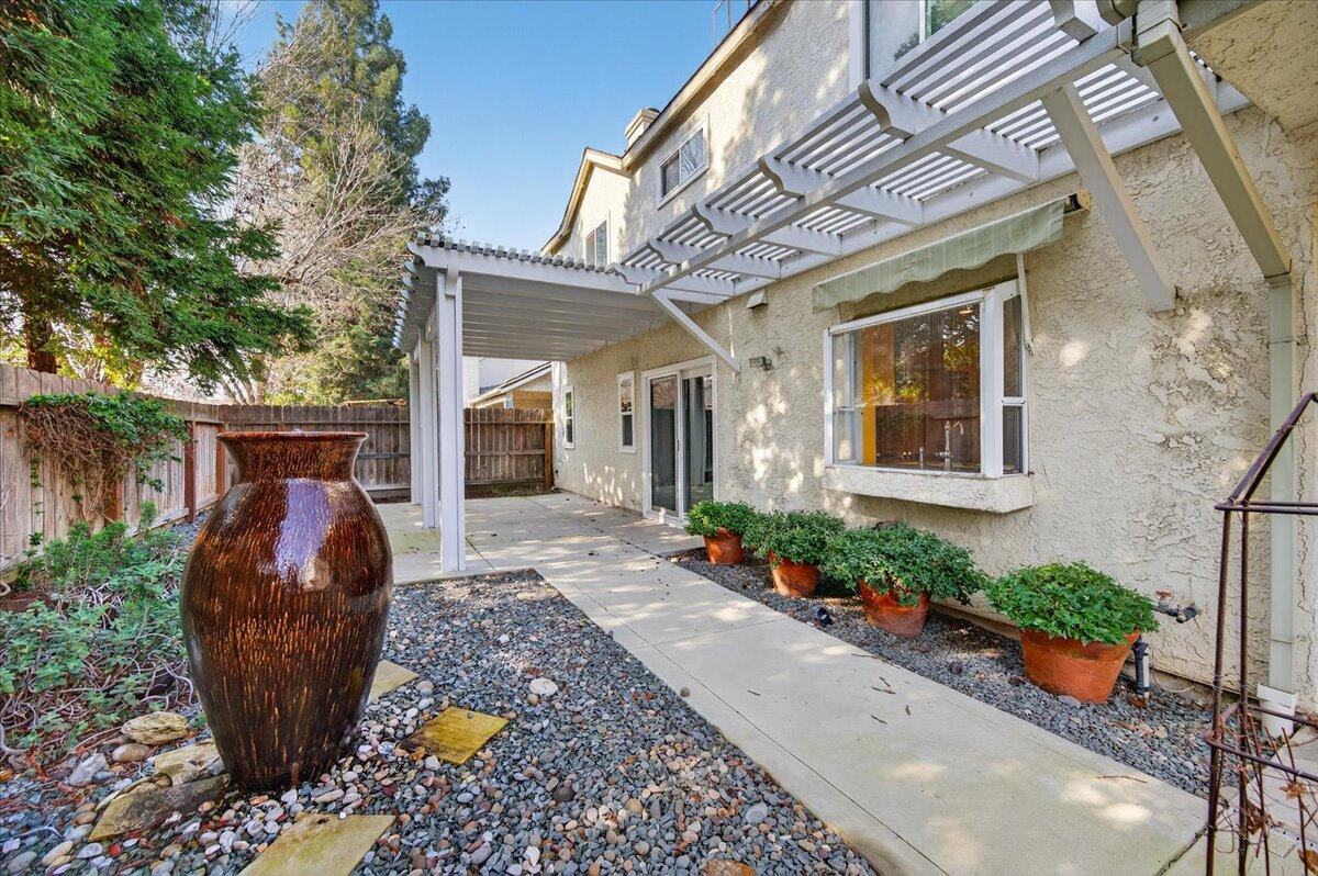 1881 E Frederick Ave, Fresno, CA 93720