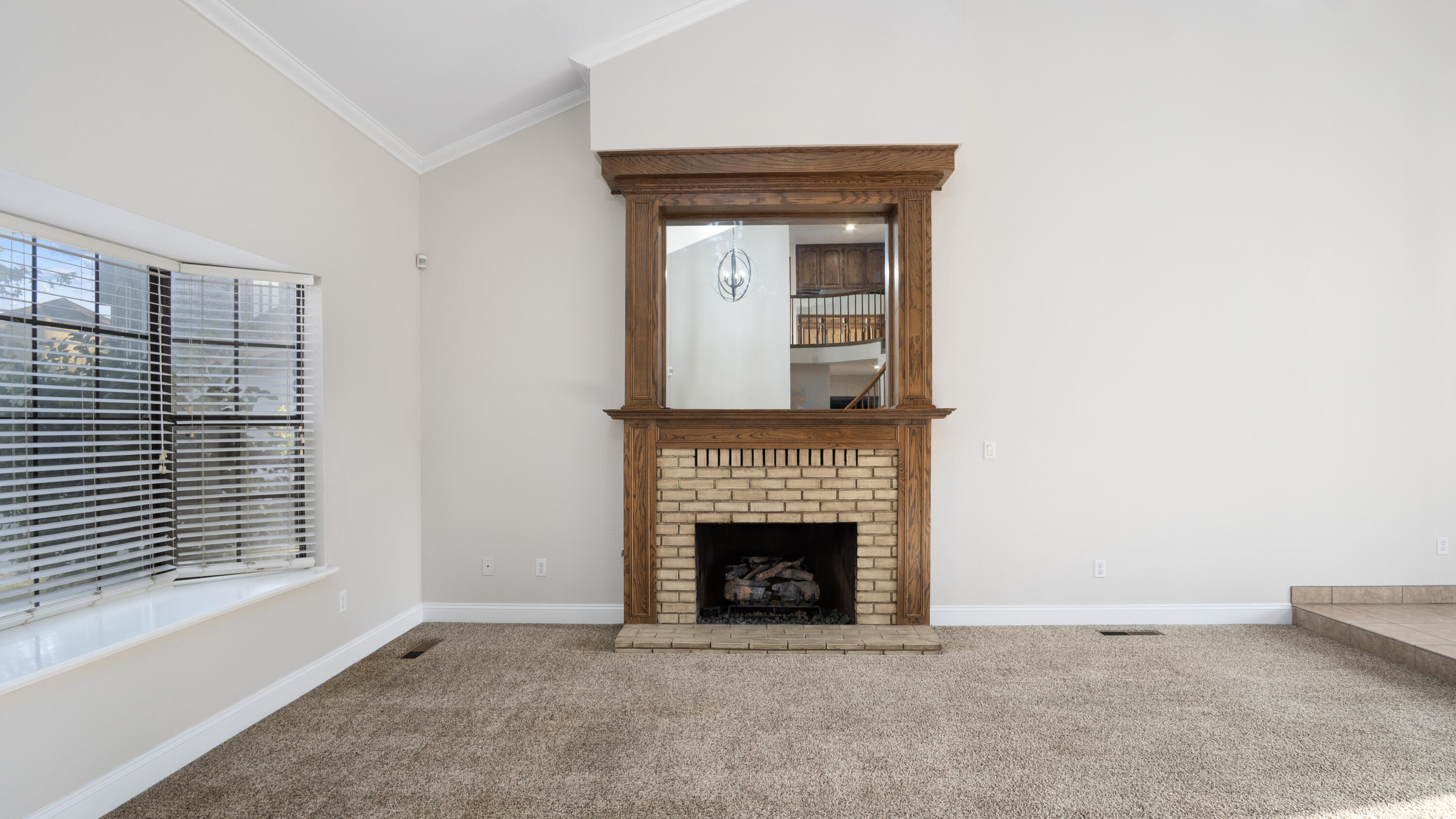 1350 N Lindale Pl, Porterville, CA 93257