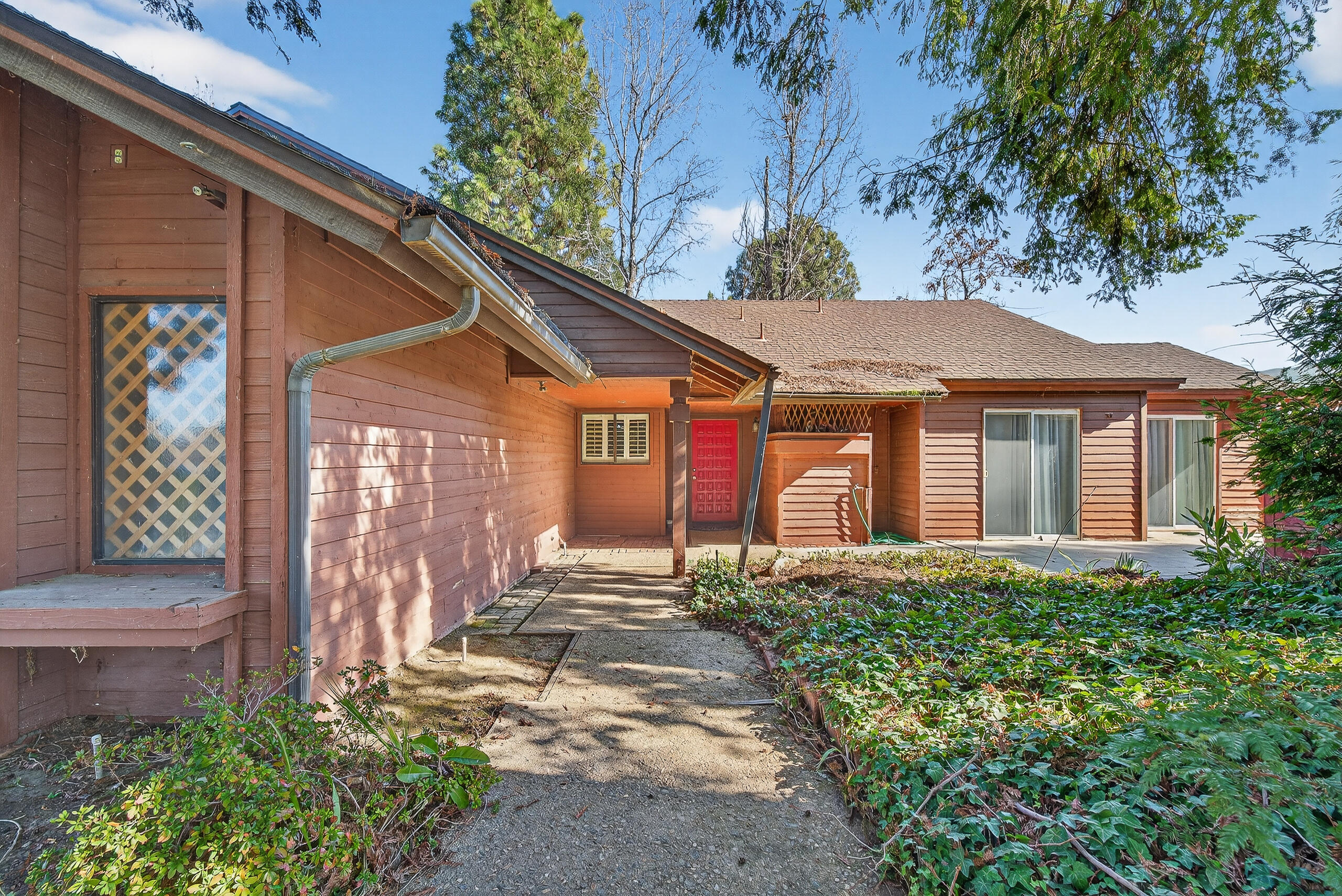 12110 Backdrop Ct, Bakersfield, CA 93306