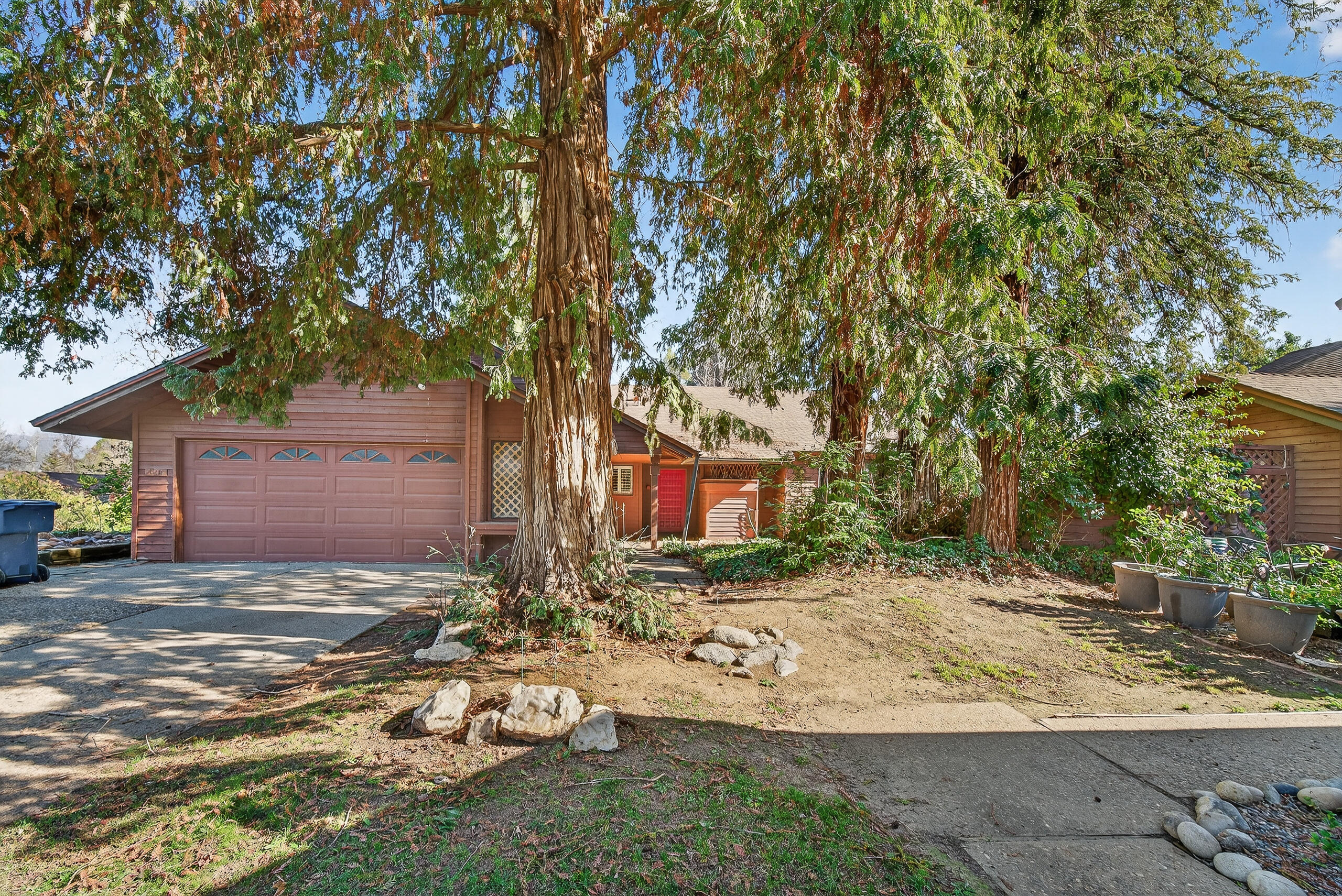12110 Backdrop Ct, Bakersfield, CA 93306