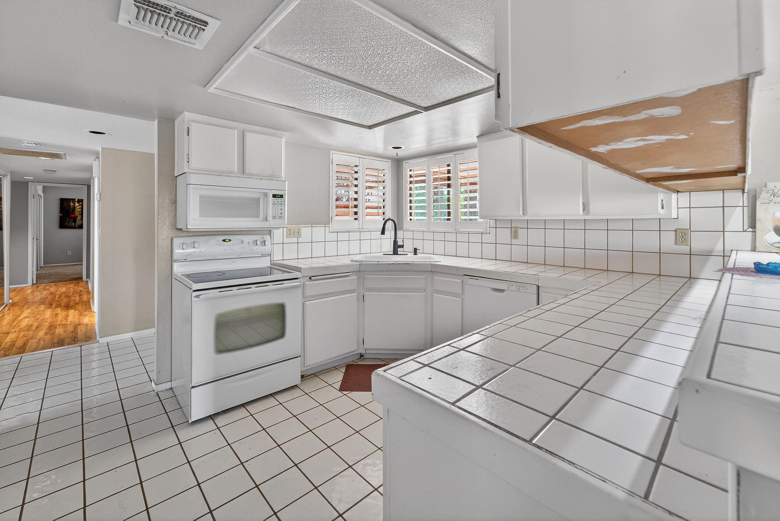 12110 Backdrop Ct, Bakersfield, CA 93306