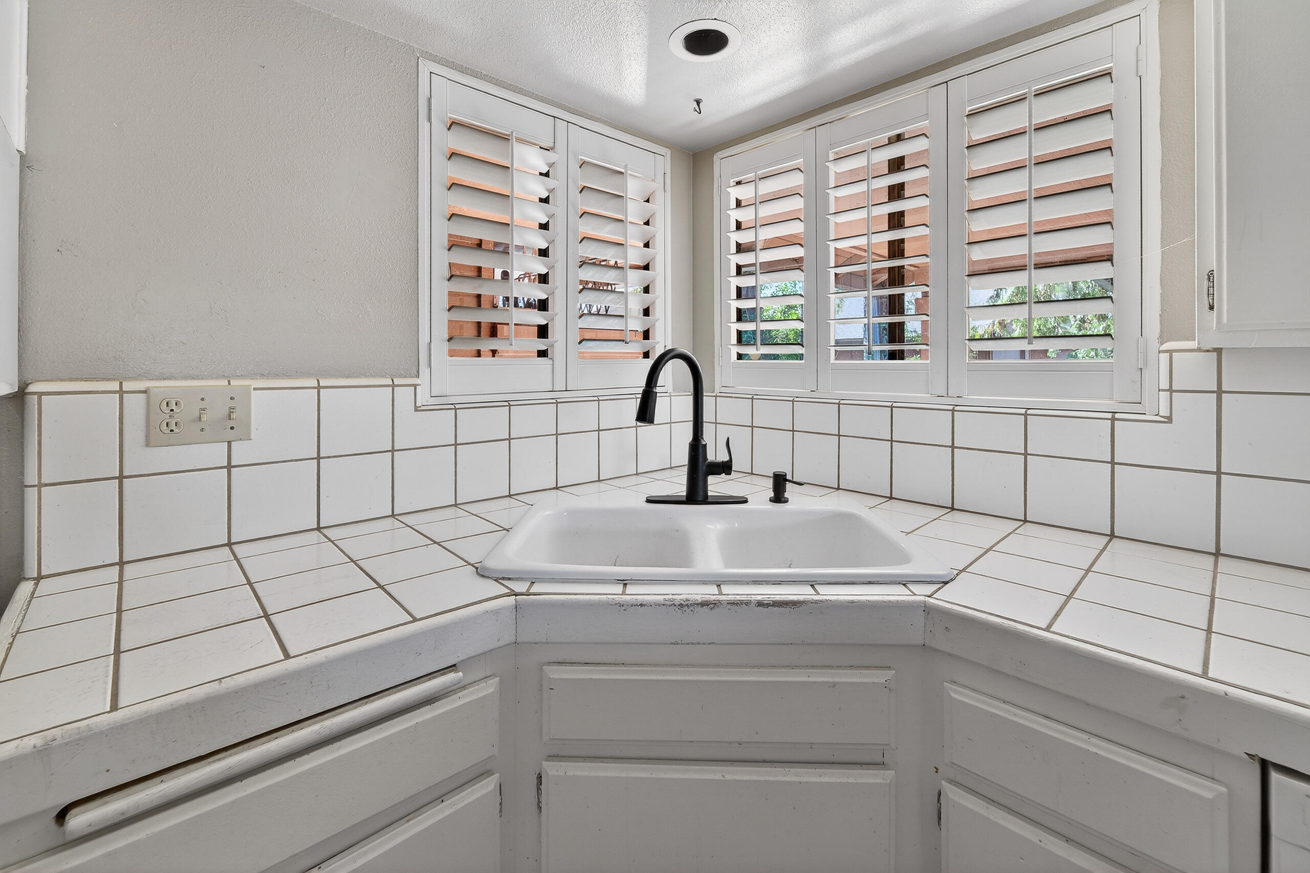 12110 Backdrop Ct, Bakersfield, CA 93306