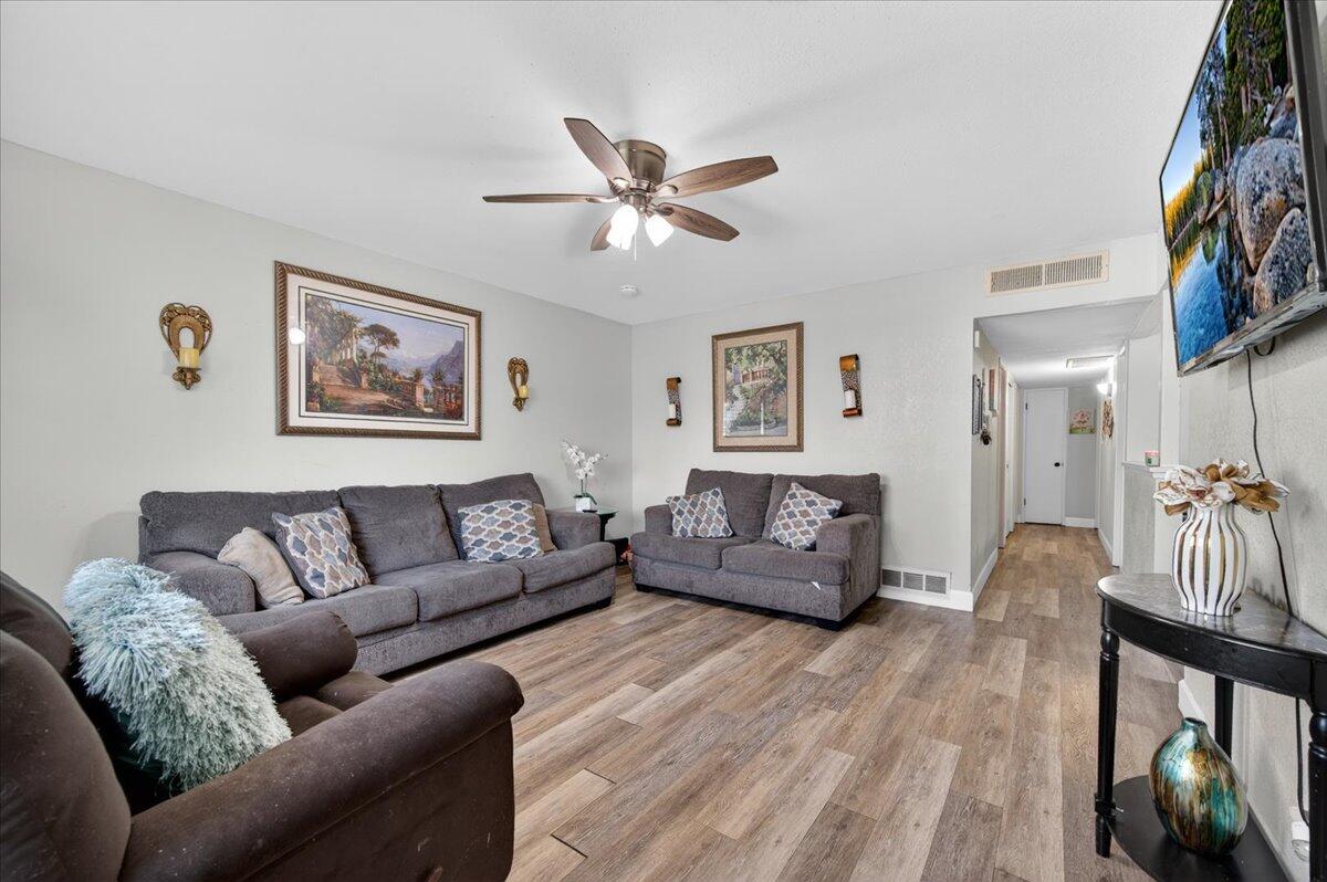 2931 Paula Dr, Clovis, CA 93612