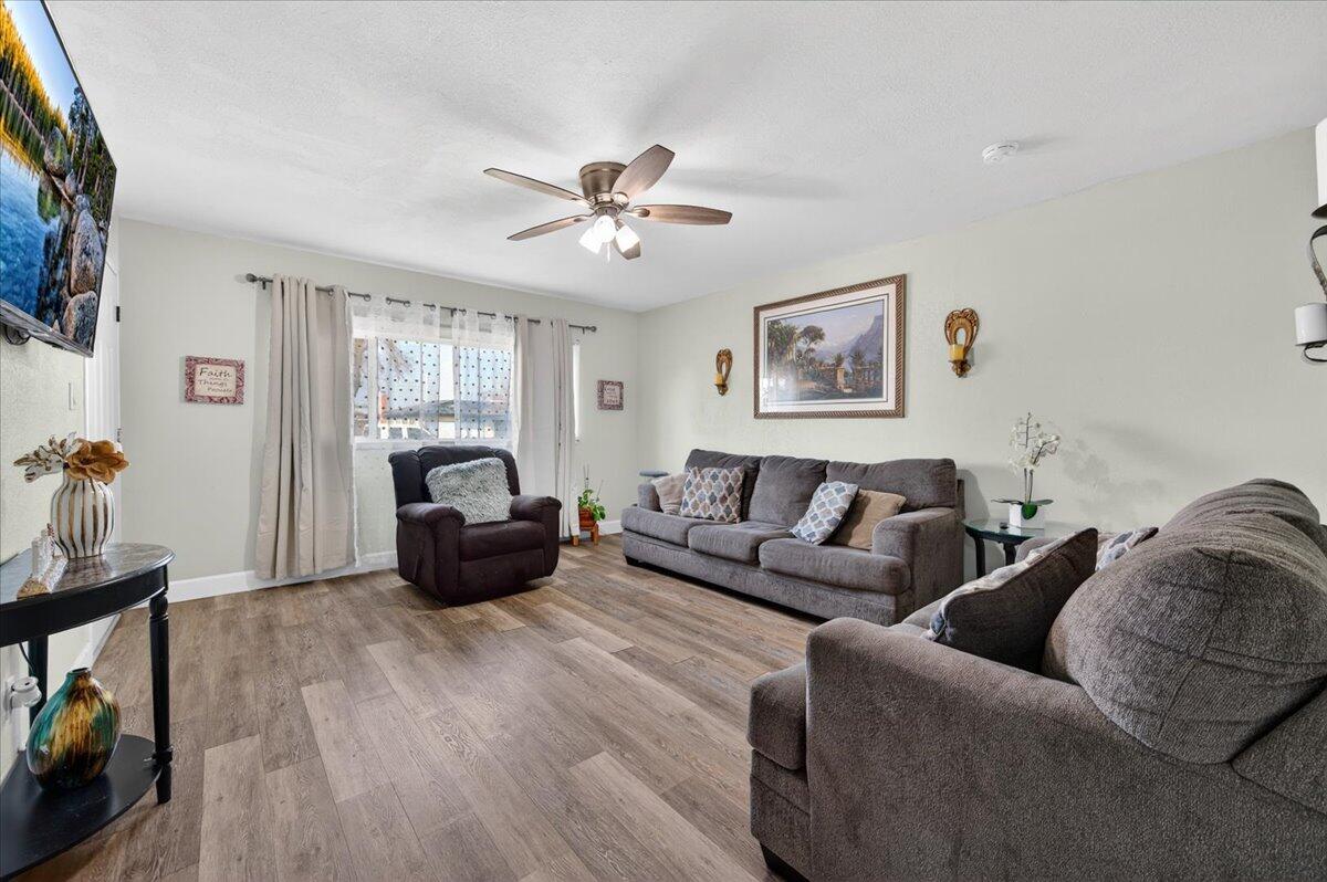 2931 Paula Dr, Clovis, CA 93612