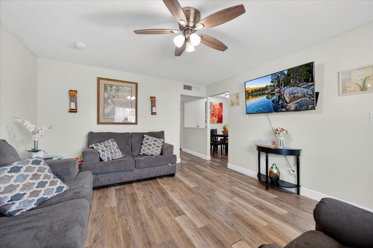 2931 Paula Dr, Clovis, CA 93612