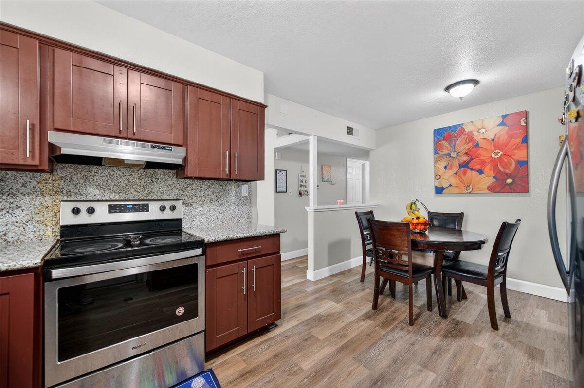 2931 Paula Dr, Clovis, CA 93612