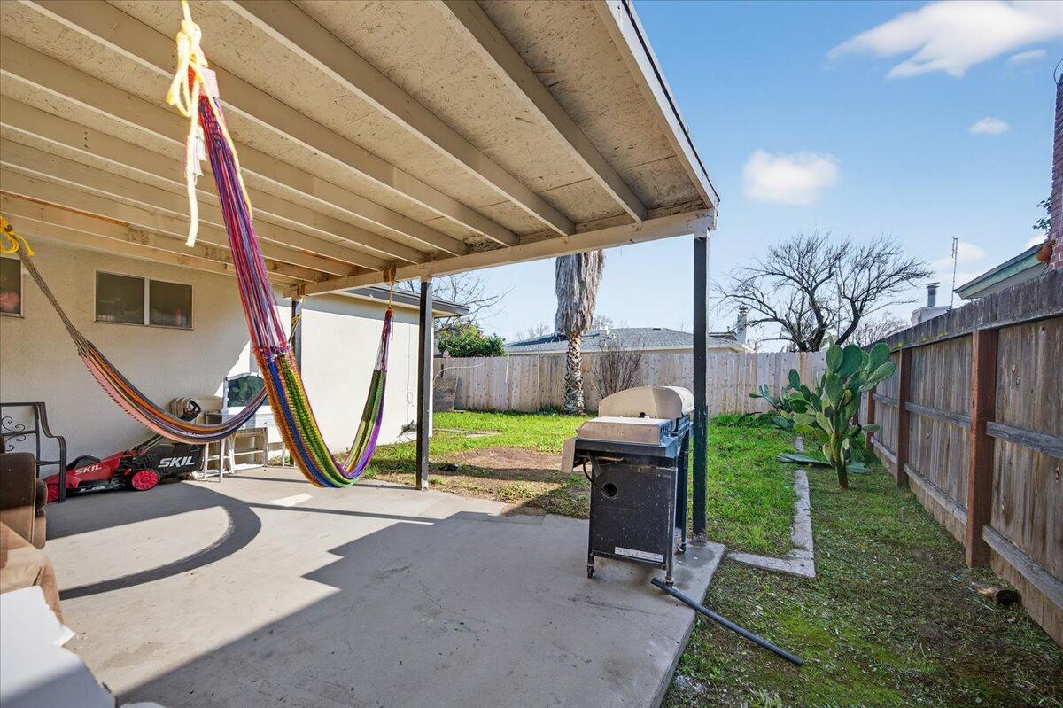 2931 Paula Dr, Clovis, CA 93612