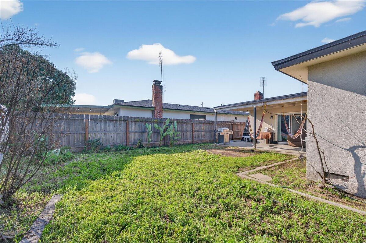 2931 Paula Dr, Clovis, CA 93612