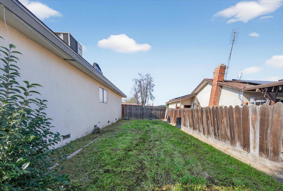 2931 Paula Dr, Clovis, CA 93612