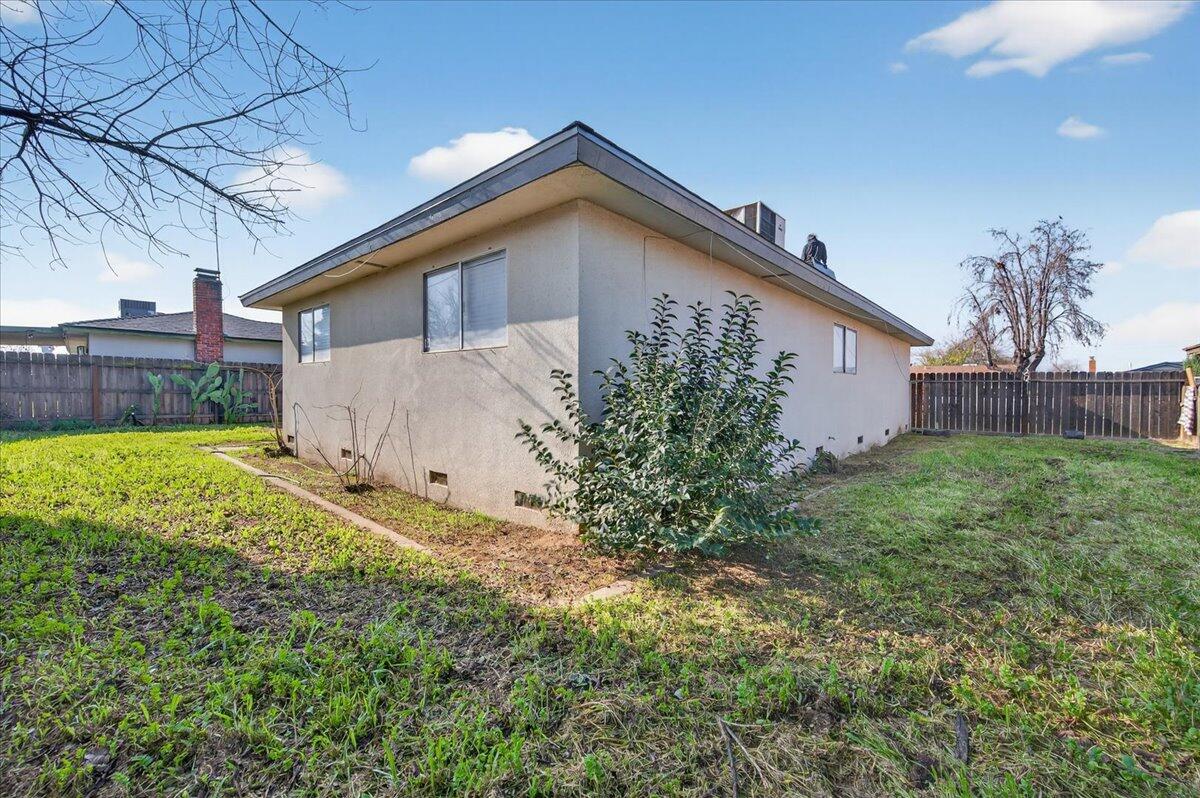 2931 Paula Dr, Clovis, CA 93612