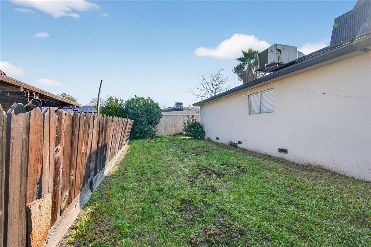 2931 Paula Dr, Clovis, CA 93612