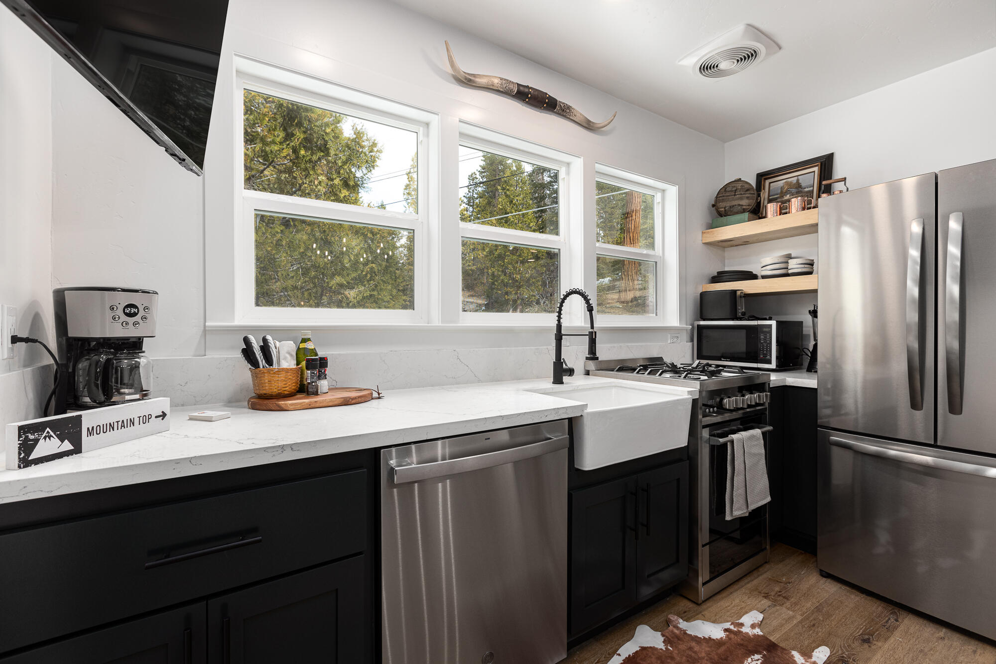 42145 Tollhouse Rd, Shaver Lake, CA 93664