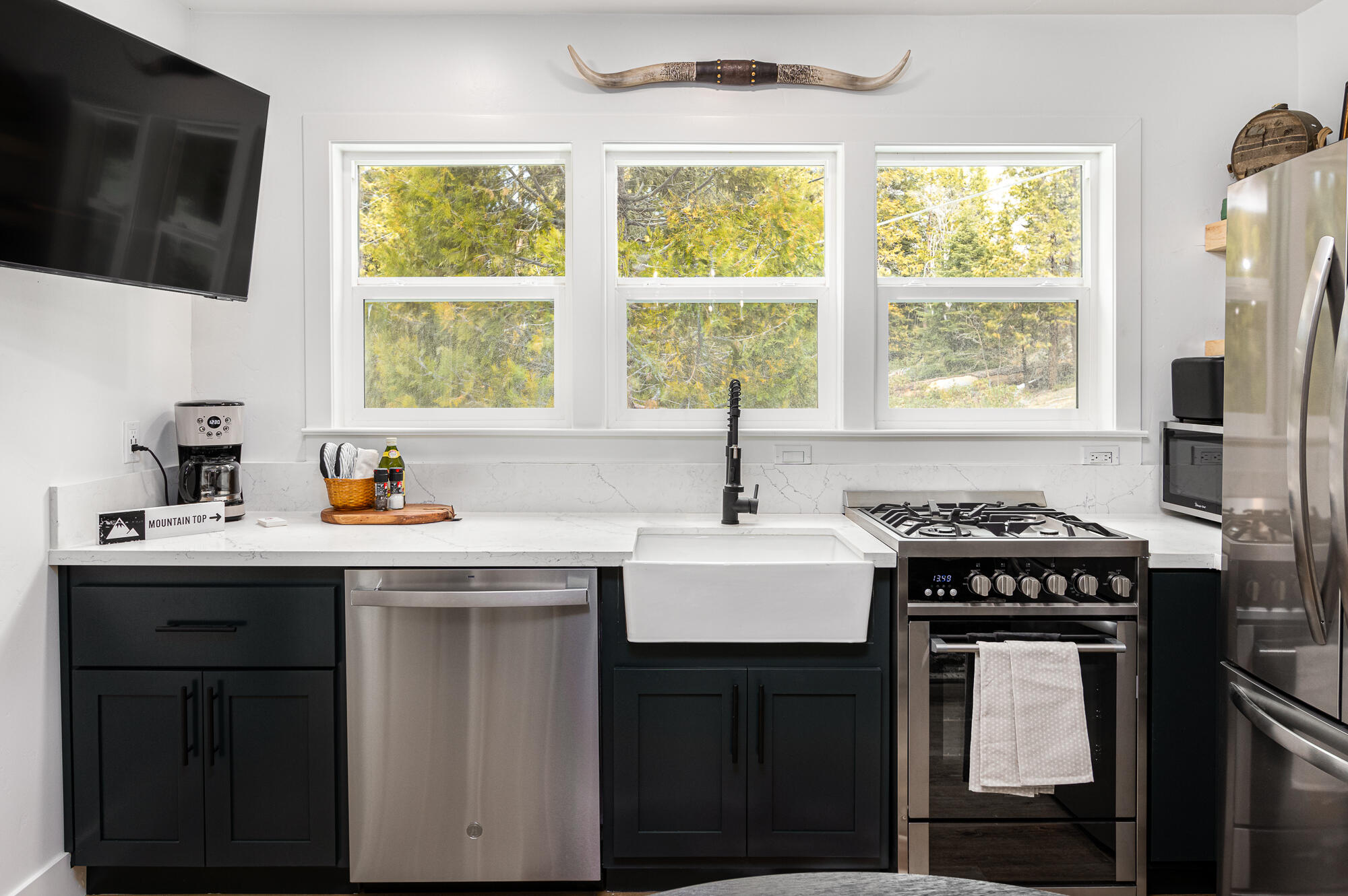 42145 Tollhouse Rd, Shaver Lake, CA 93664