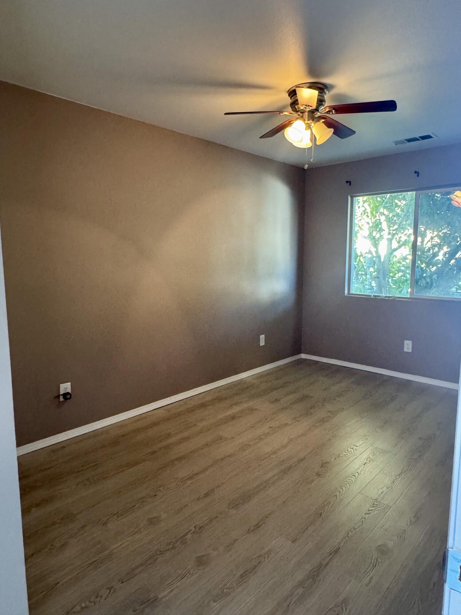 211 Presidio Ave, Porterville, CA 93257