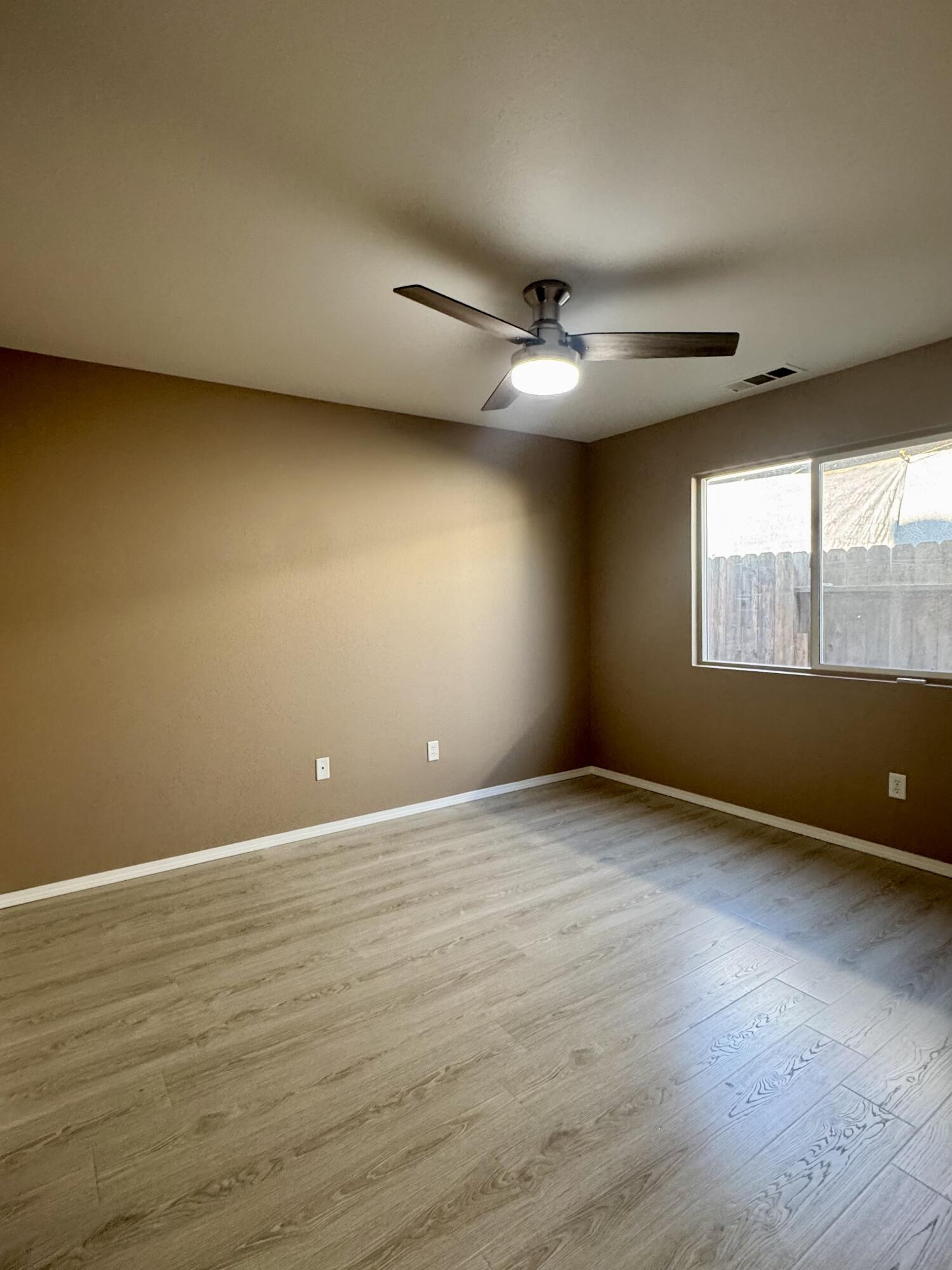 211 Presidio Ave, Porterville, CA 93257