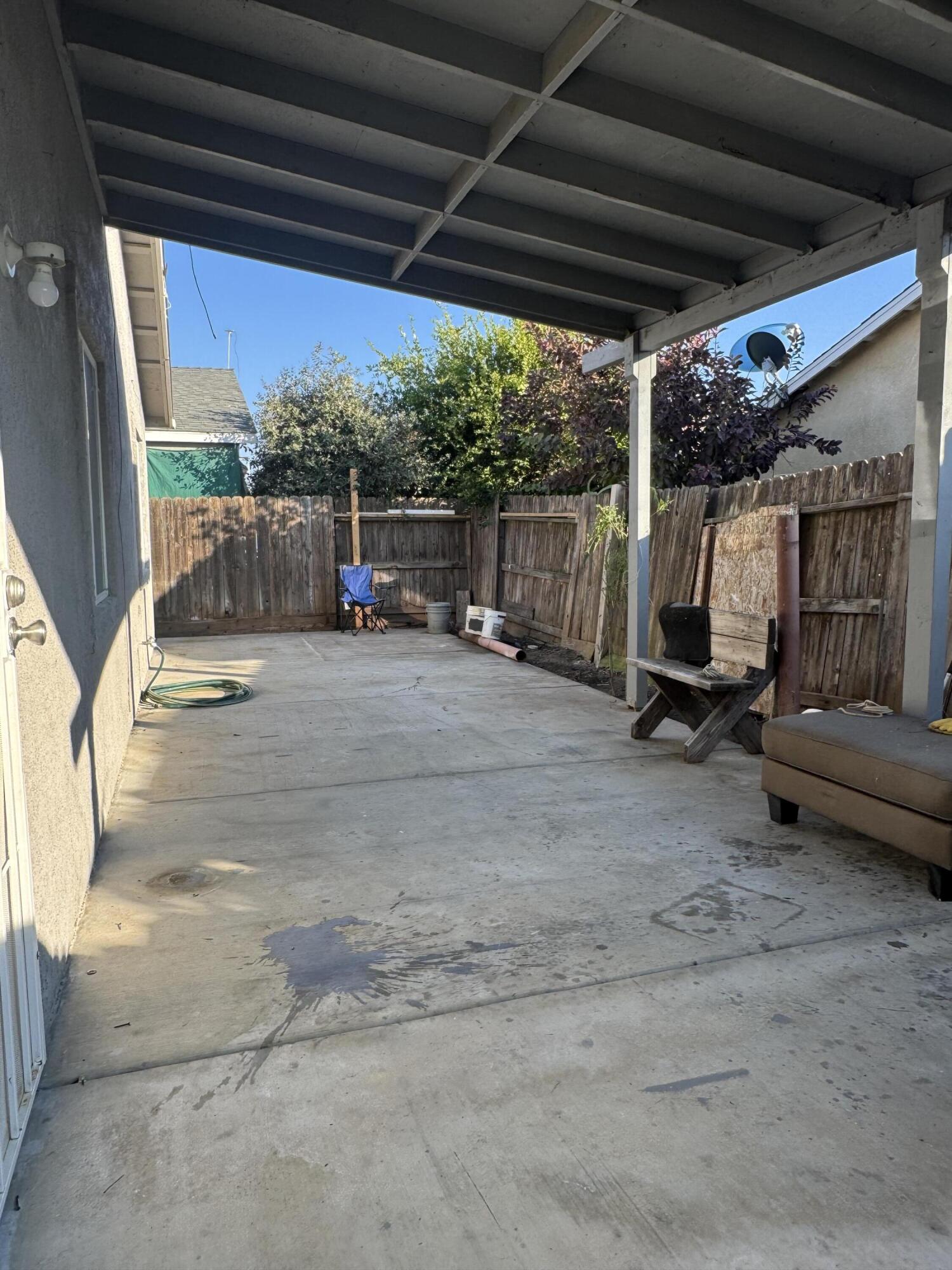 211 Presidio Ave, Porterville, CA 93257