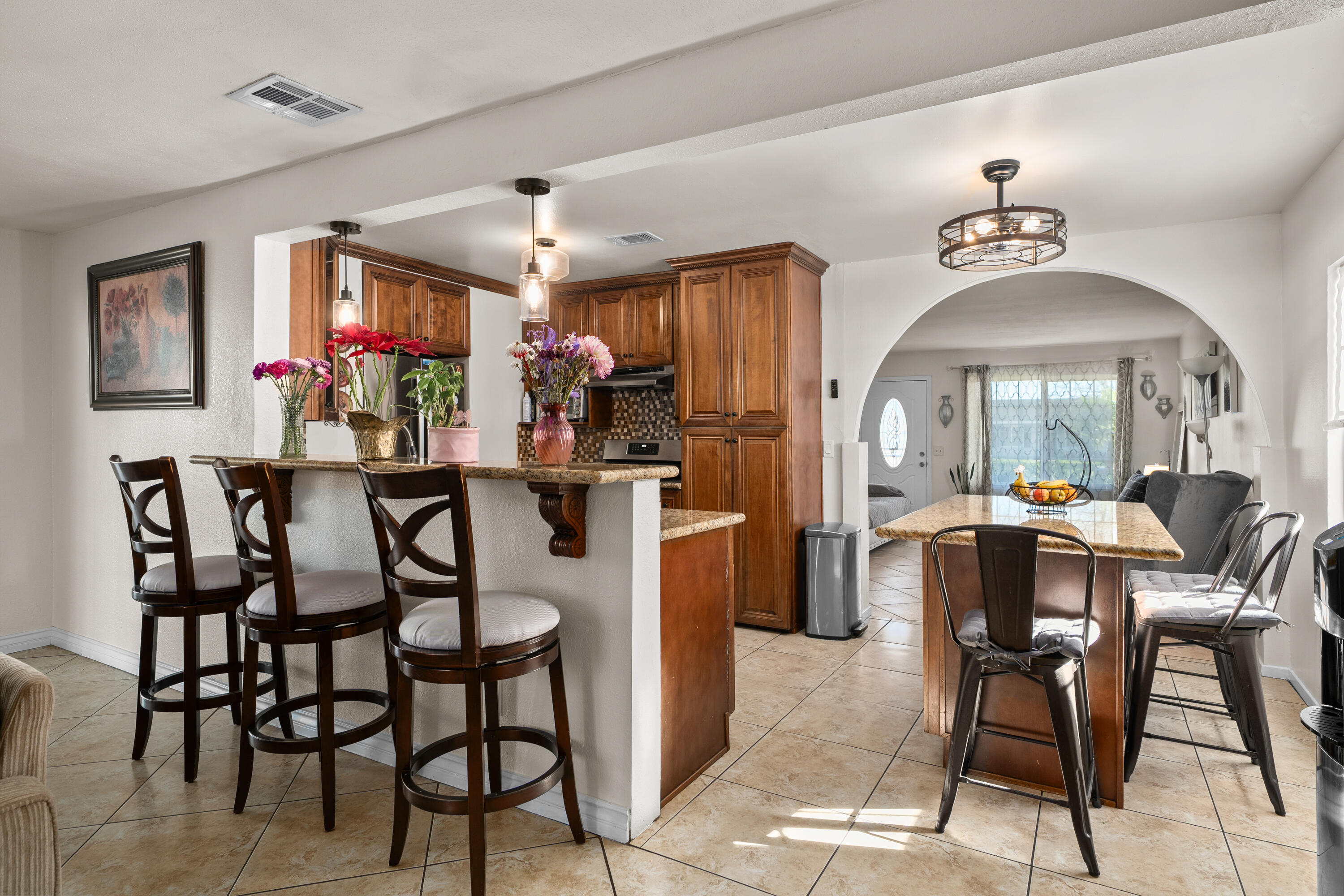 7494 Lemon St, Fontana, CA 92335