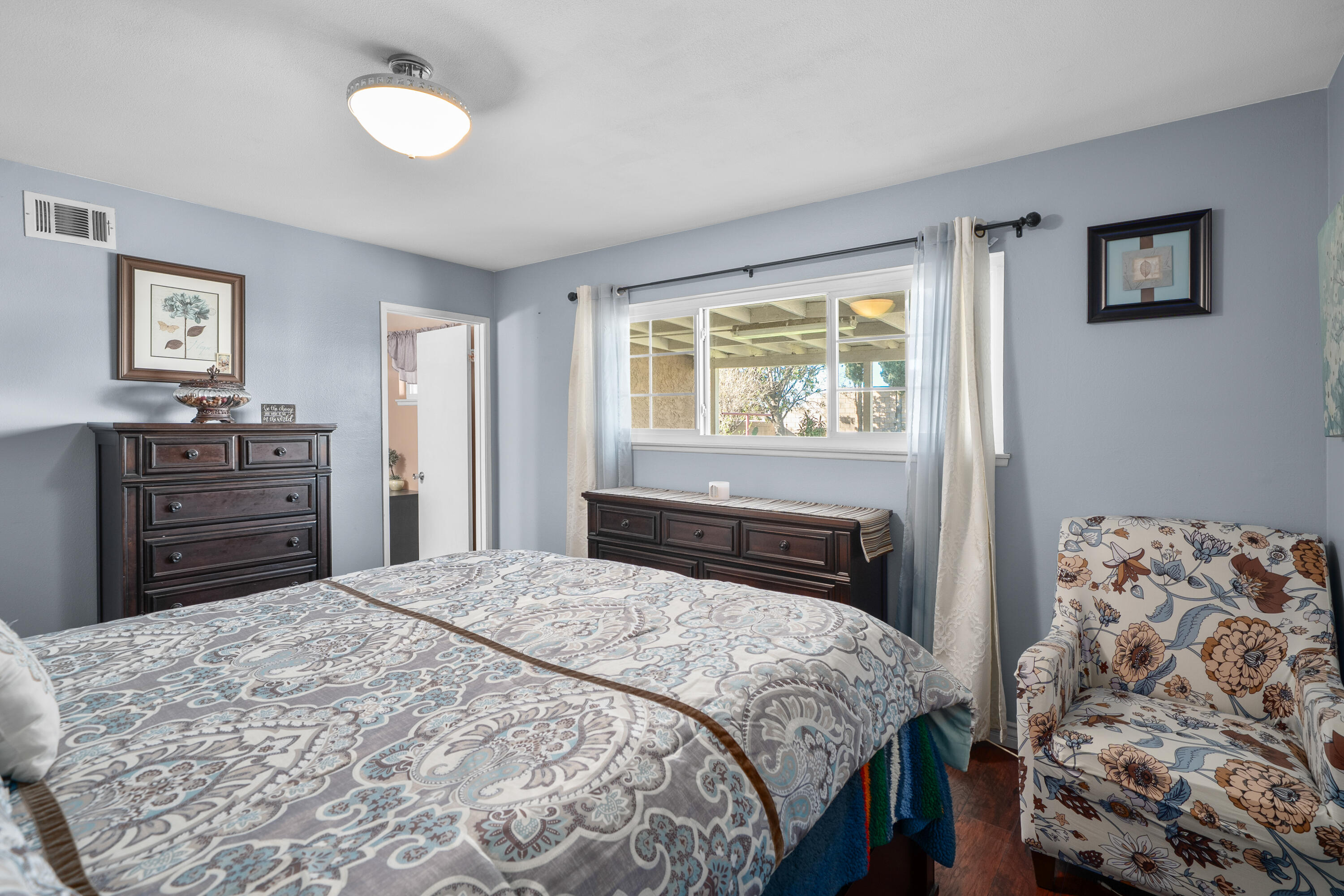 7494 Lemon St, Fontana, CA 92335