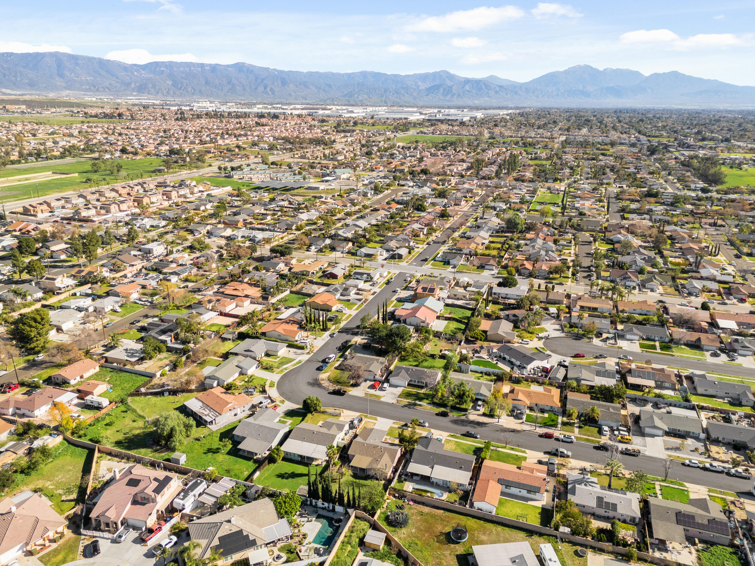 7494 Lemon St, Fontana, CA 92335