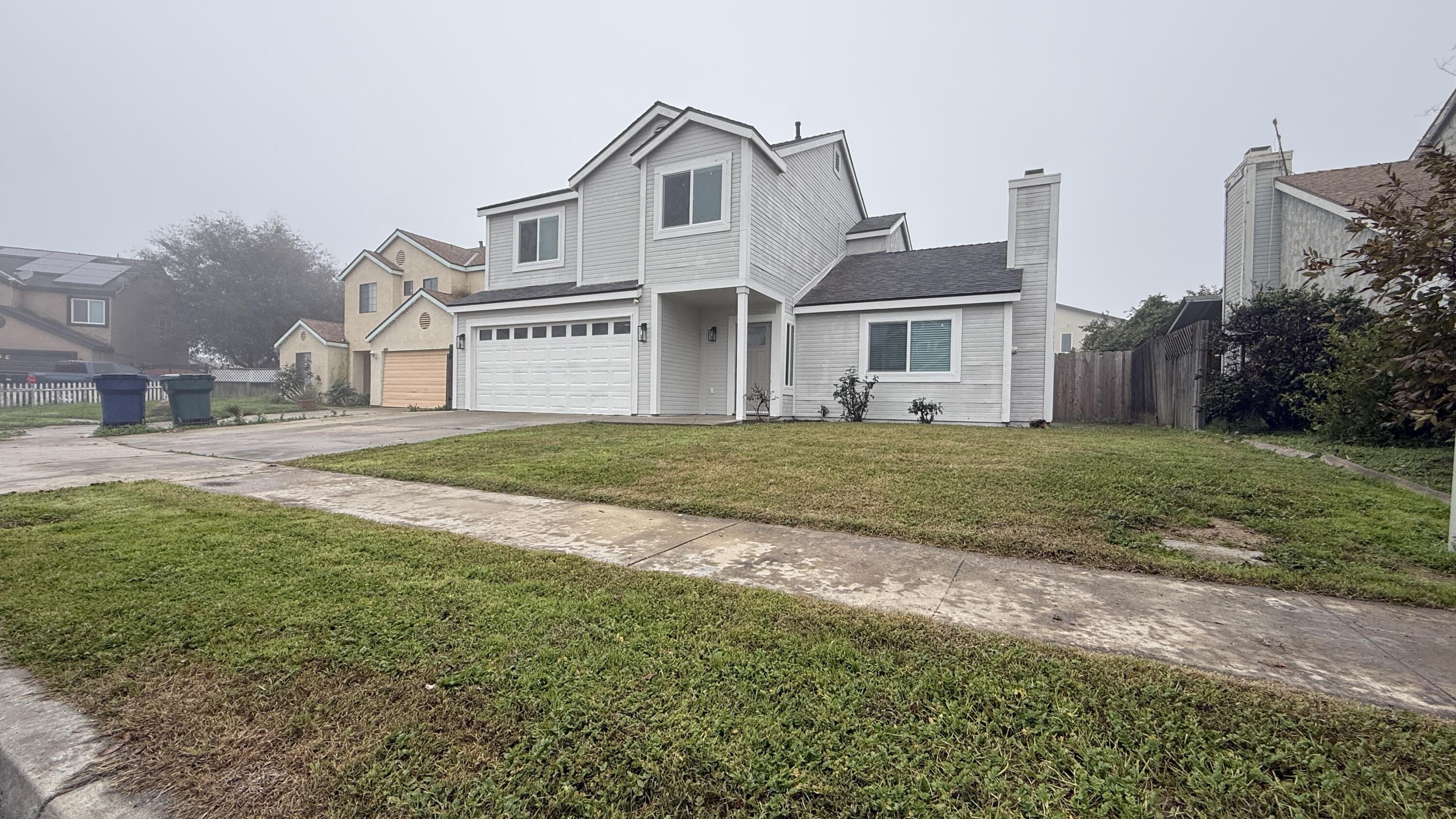 653 Alpha St, Tulare, CA 93274