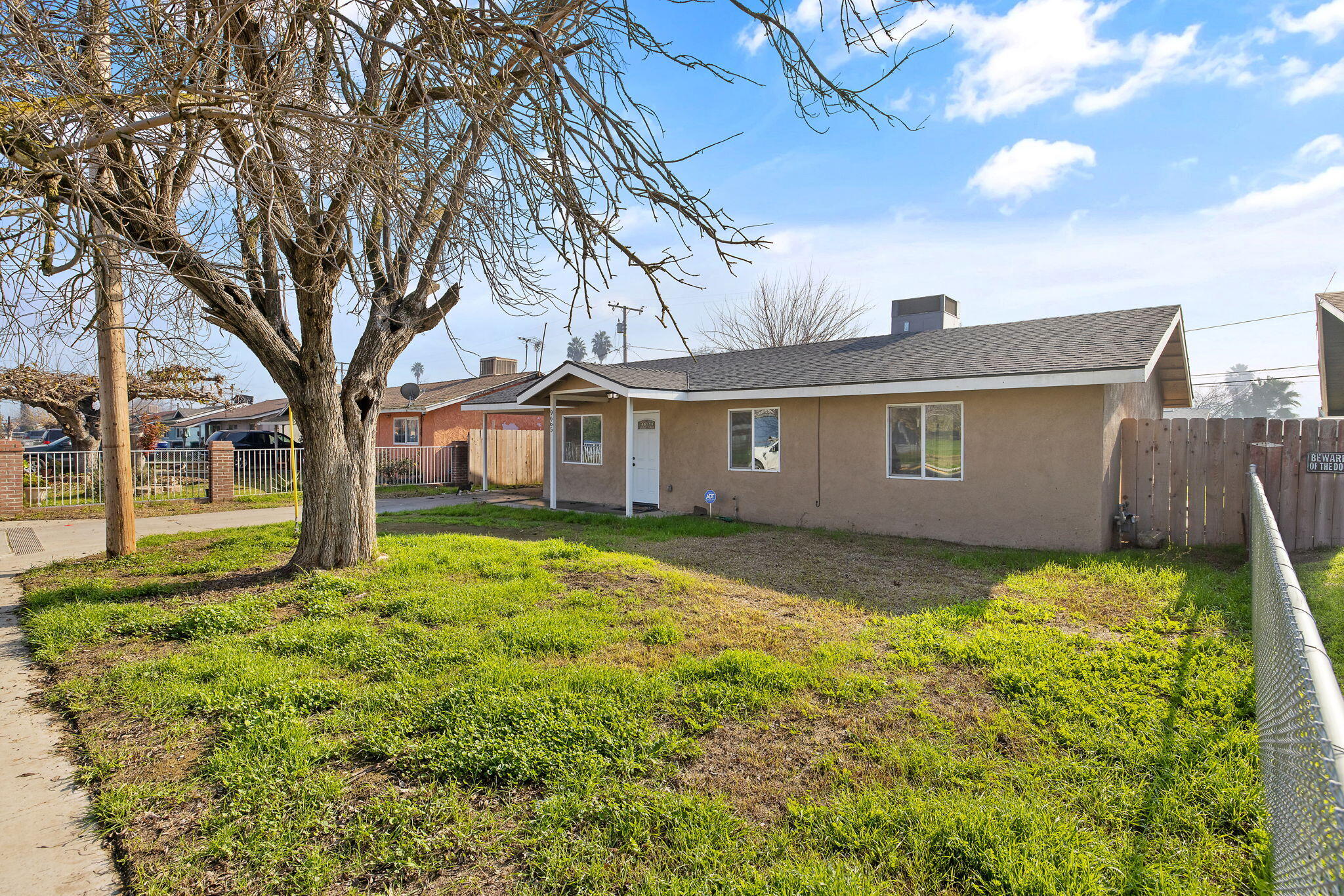 9665 Home Ave, Hanford, CA 93230