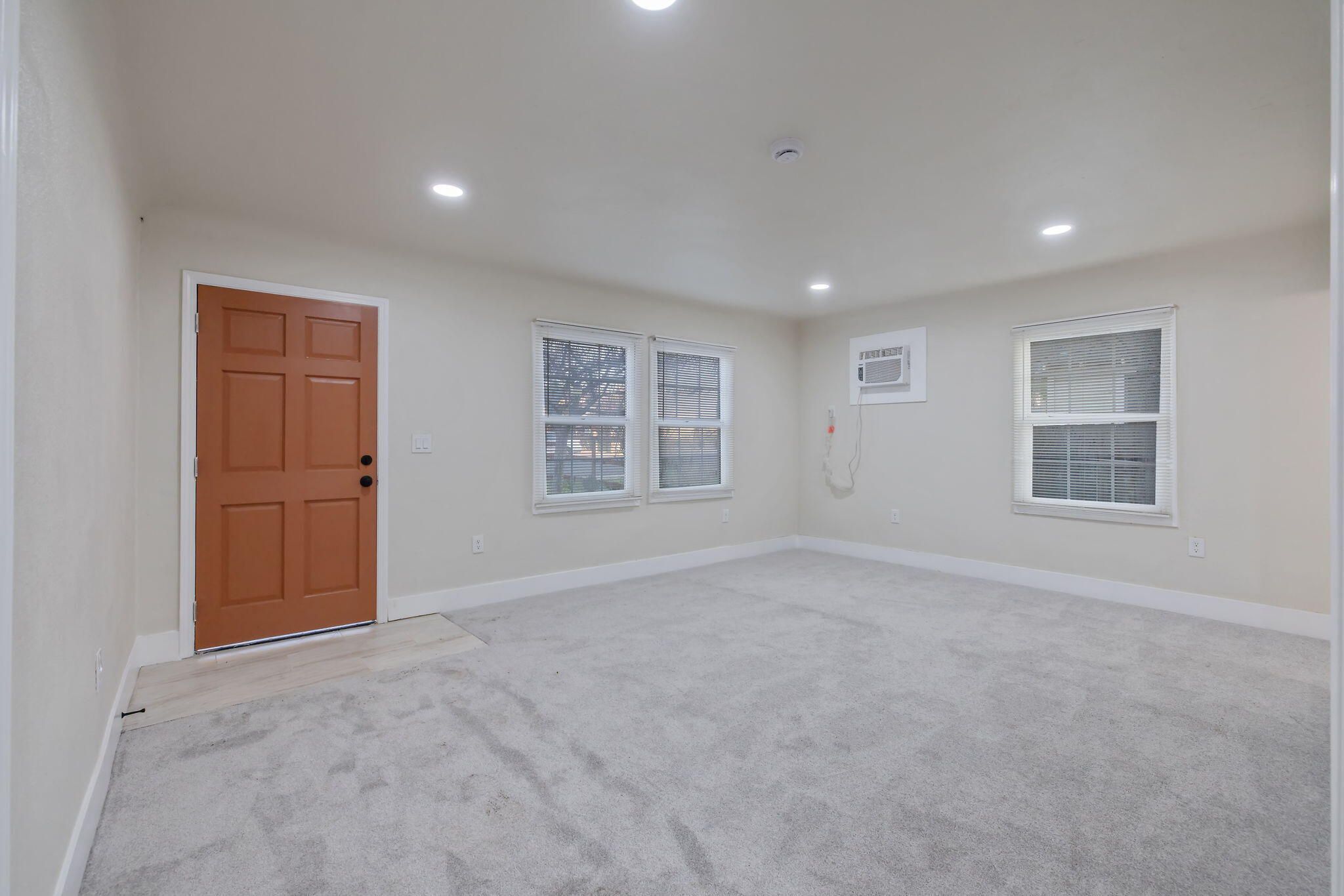 600 E Tulare St, Avenal, CA 93204