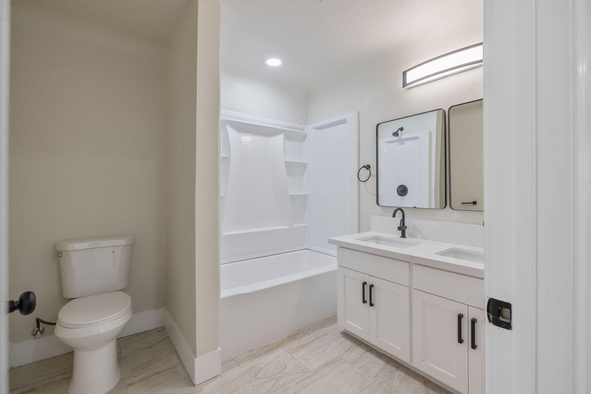 600 E Tulare St, Avenal, CA 93204