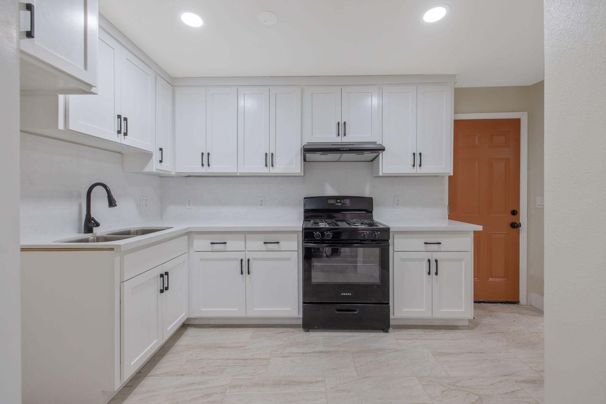 600 E Tulare St, Avenal, CA 93204