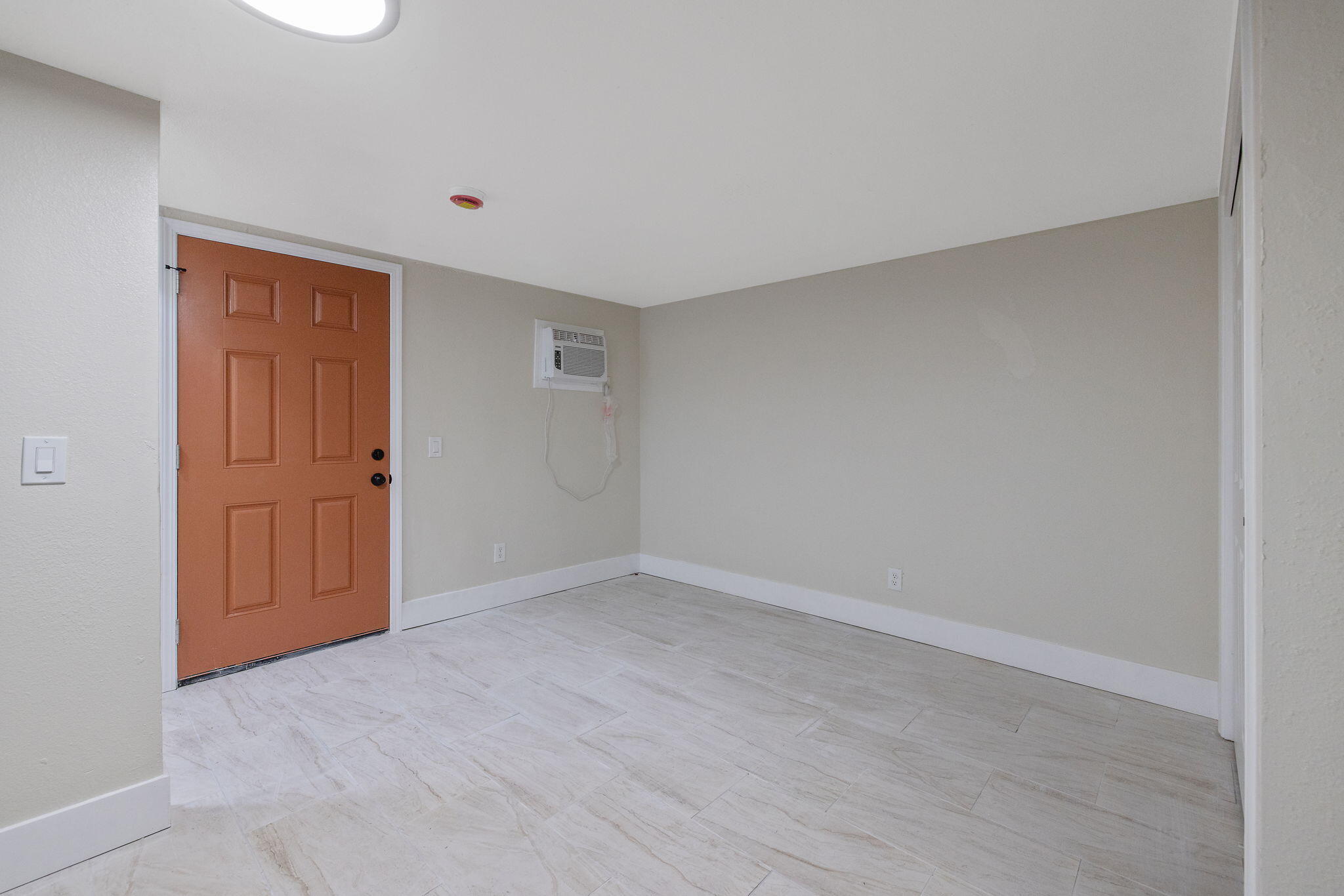 600 E Tulare St, Avenal, CA 93204