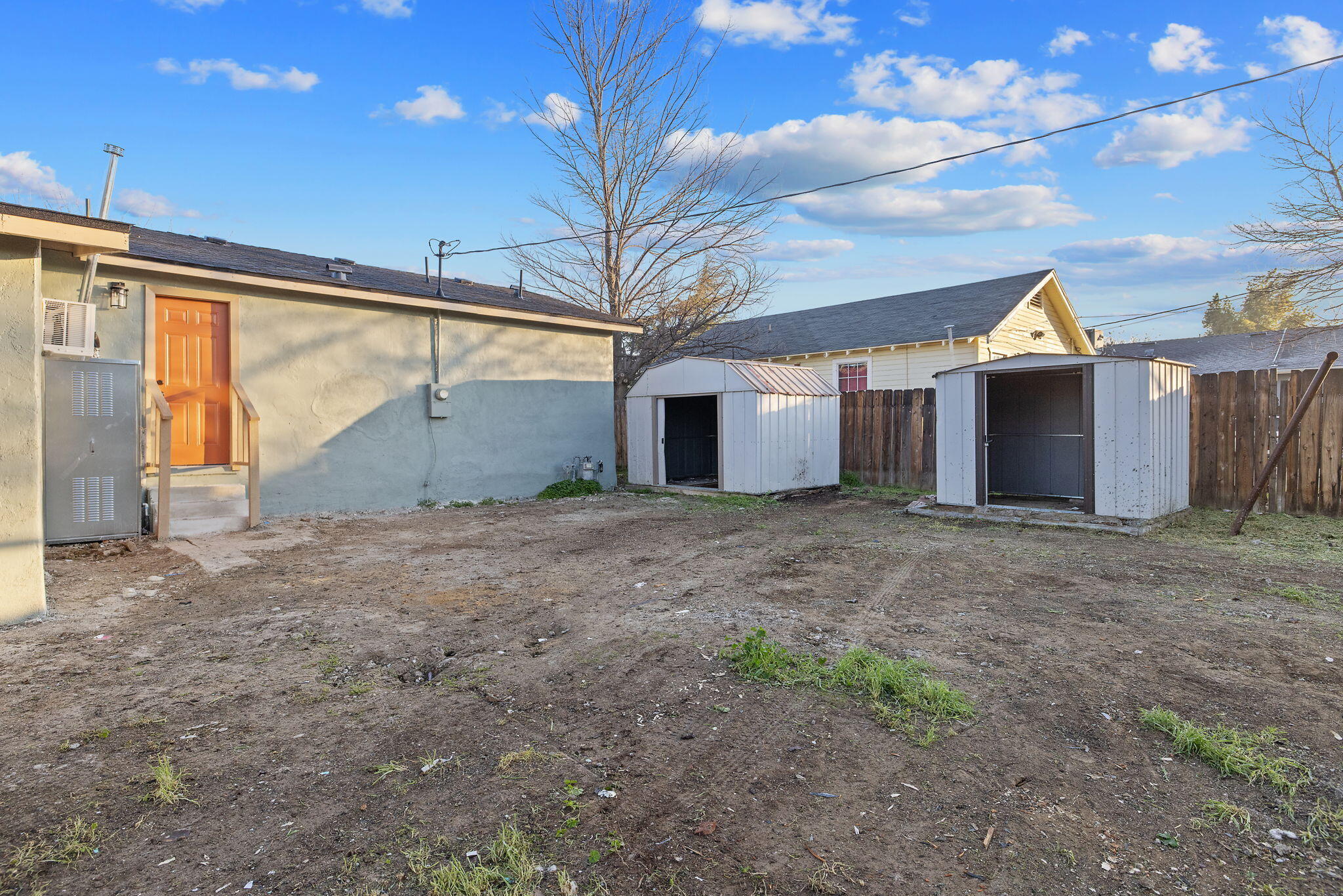 600 E Tulare St, Avenal, CA 93204