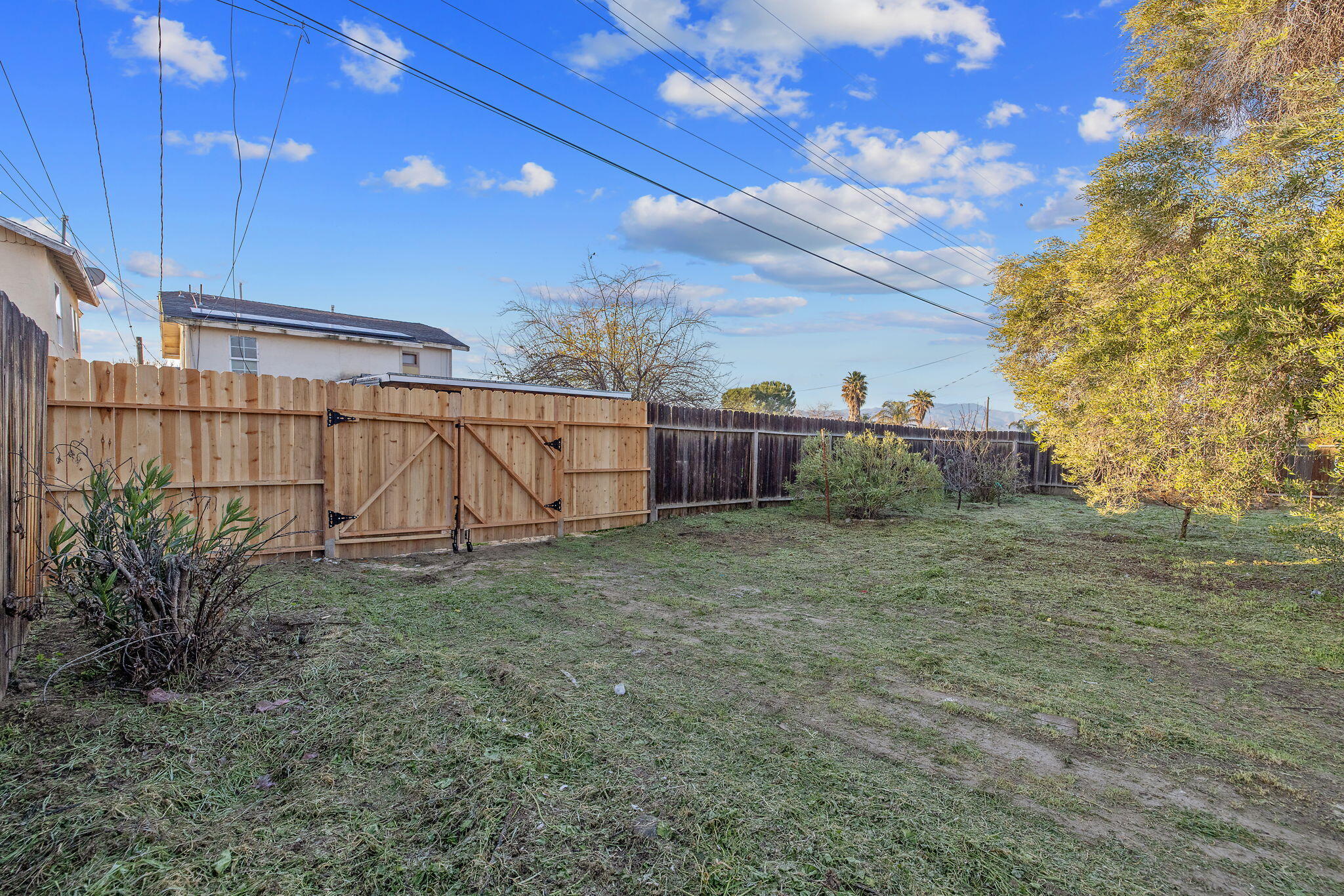 600 E Tulare St, Avenal, CA 93204