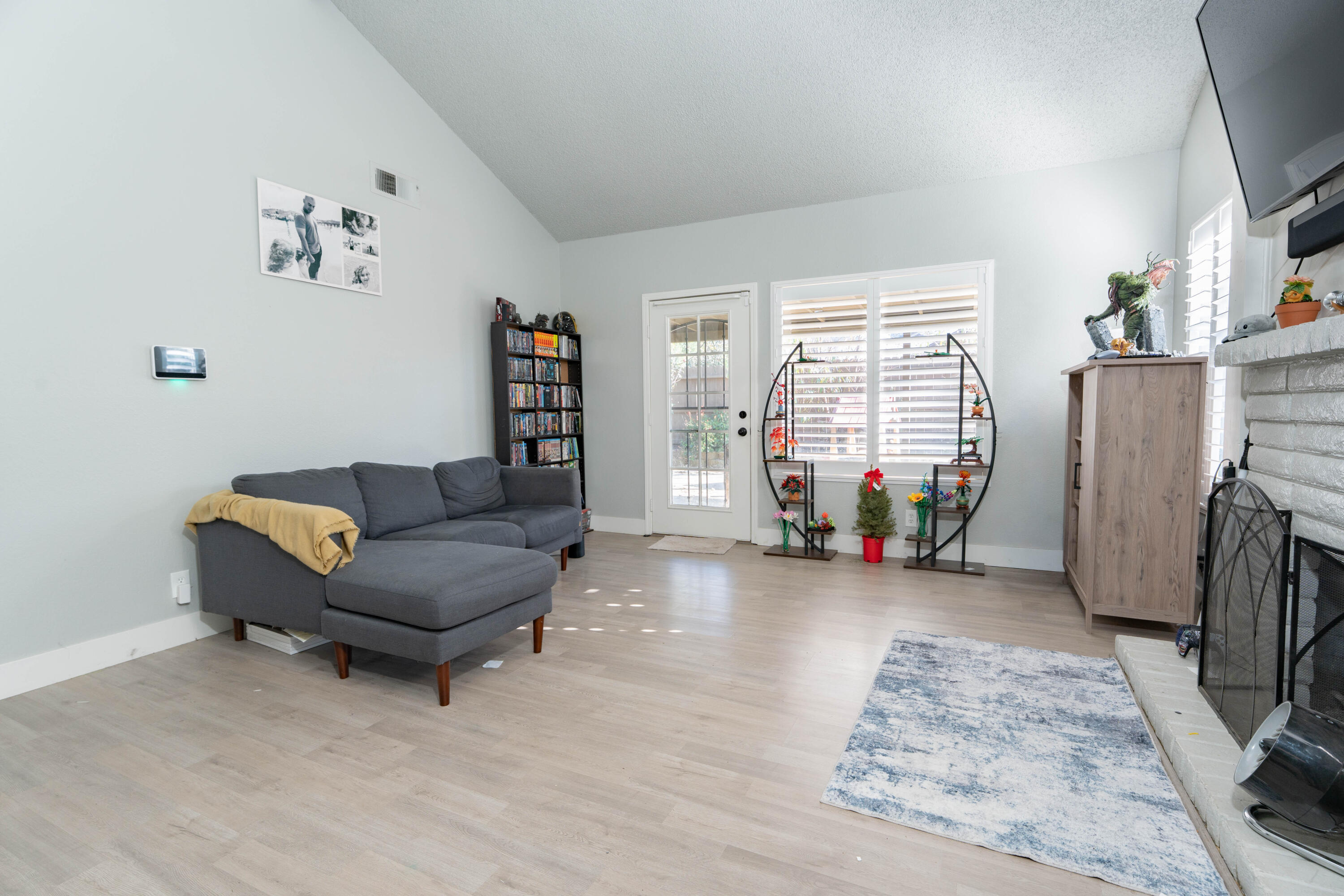 2234 N Edison St, Visalia, CA 93292