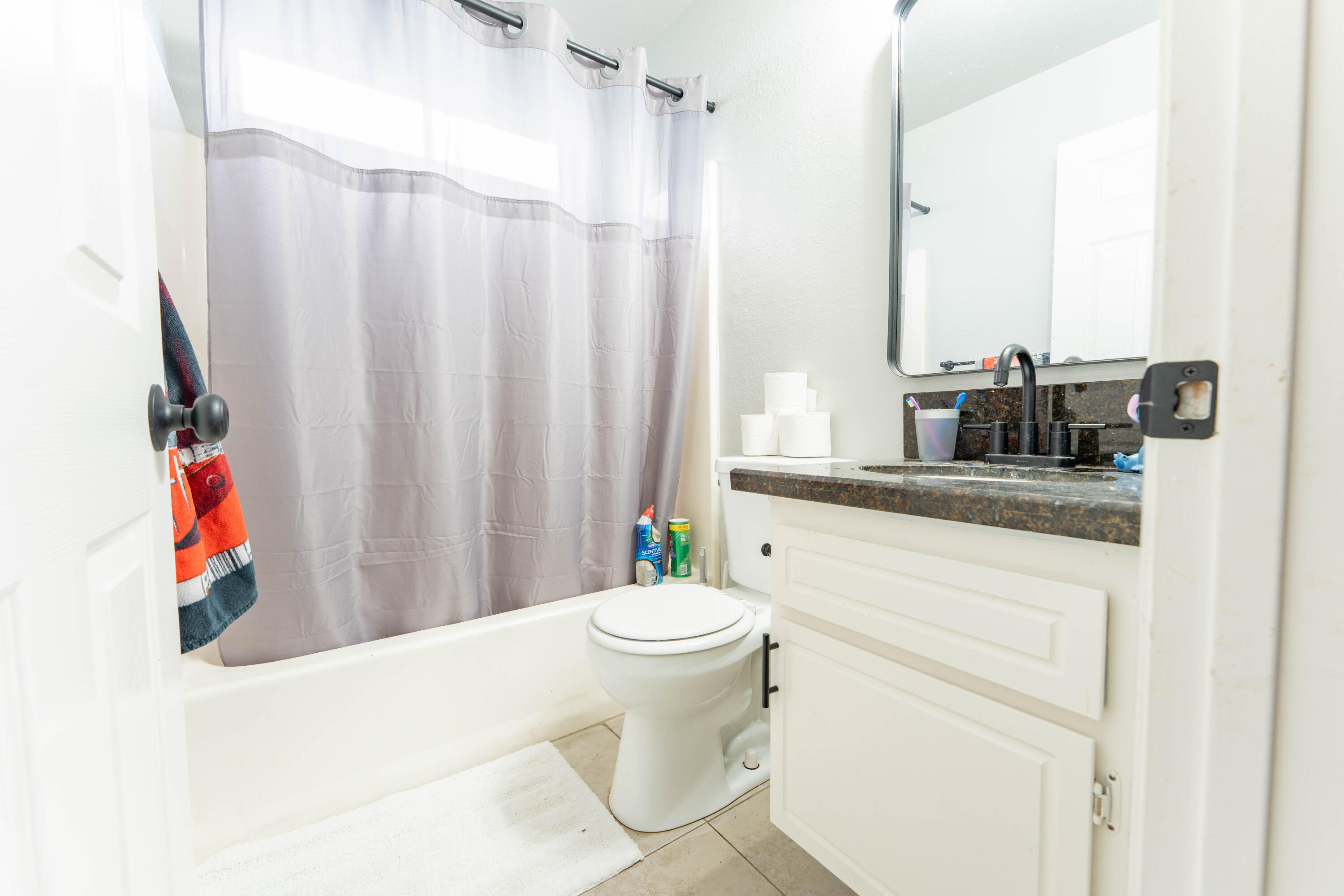 2234 N Edison St, Visalia, CA 93292