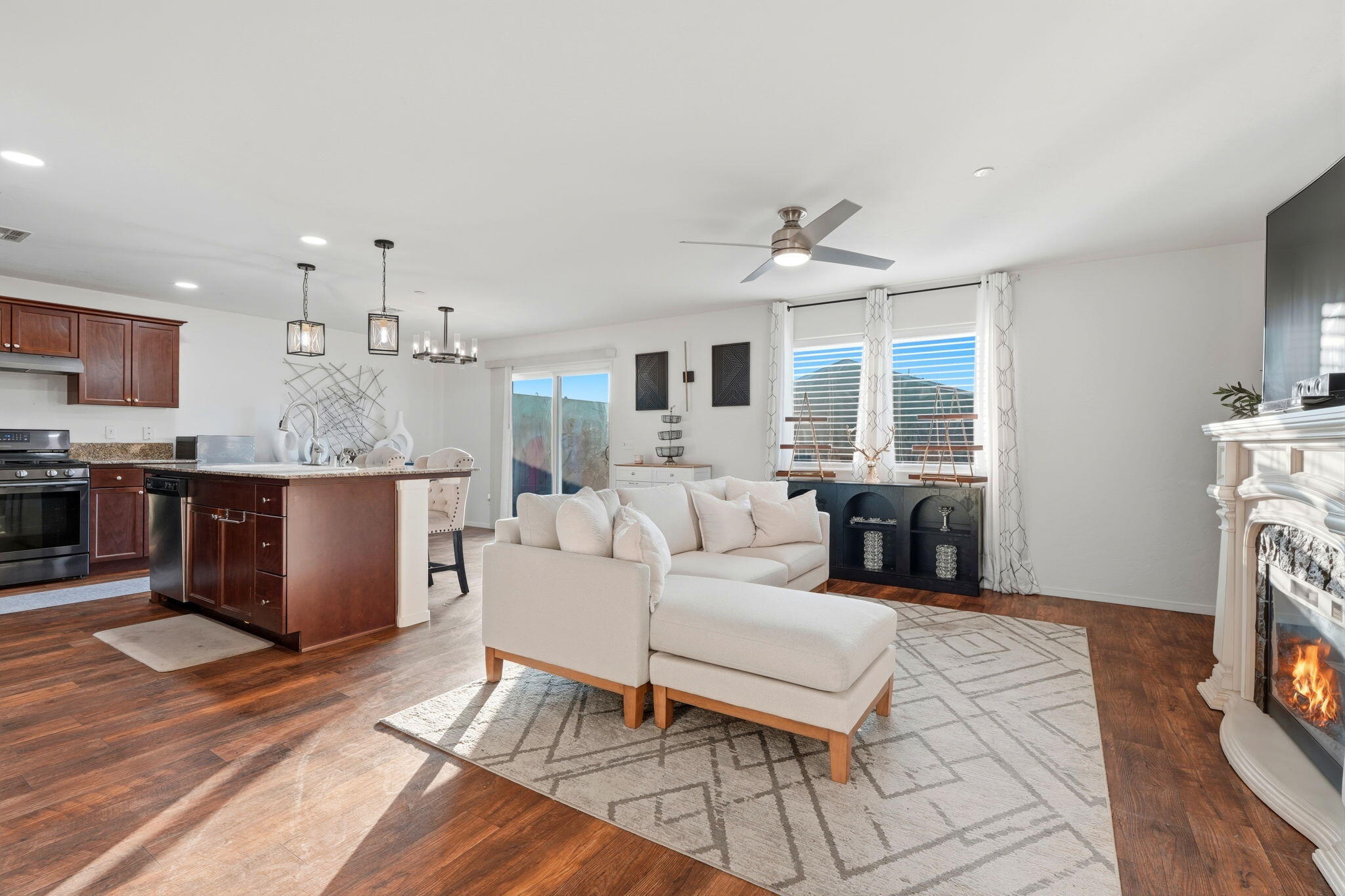 501 Alpha St, Tulare, CA 93274