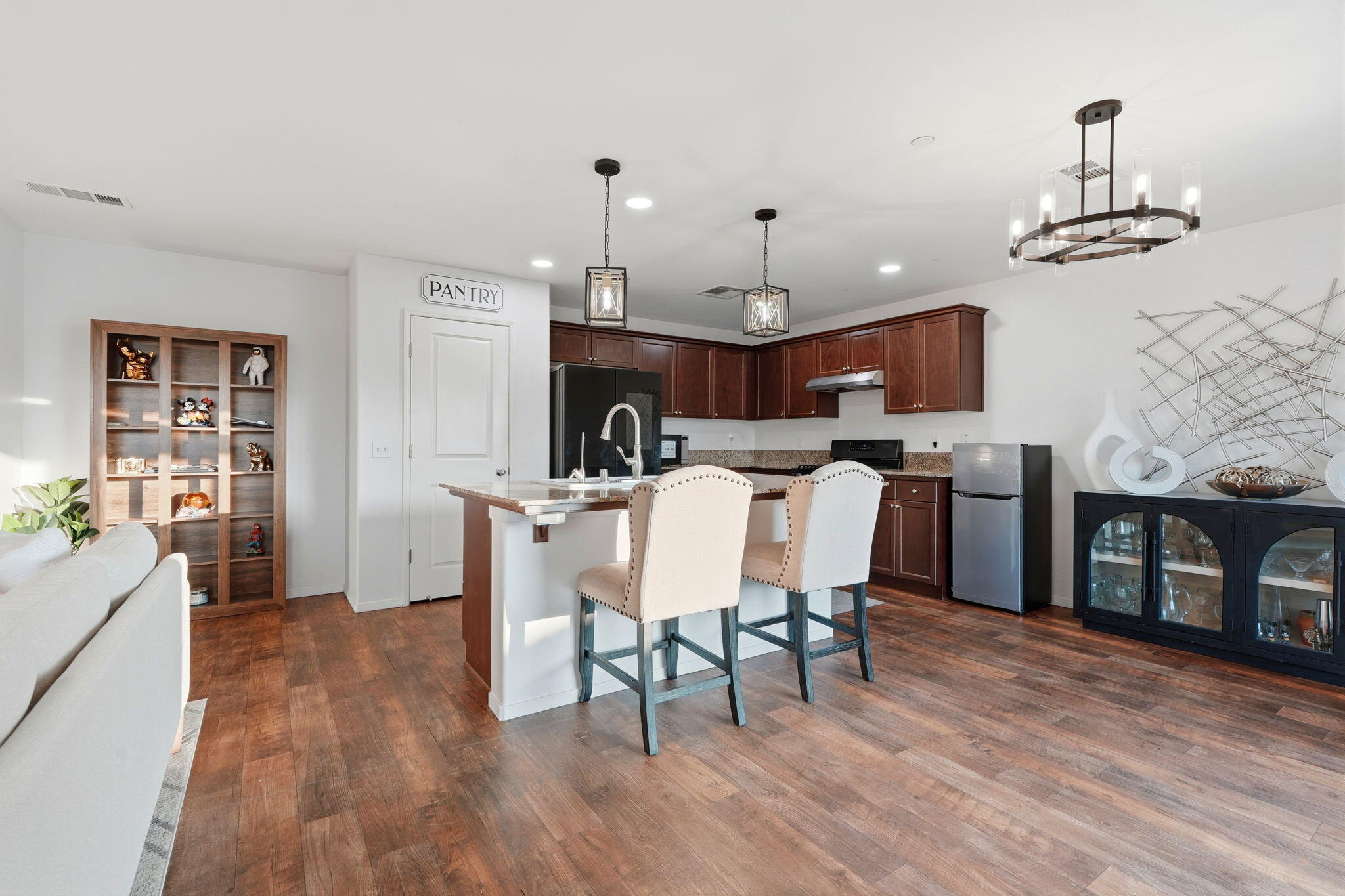 501 Alpha St, Tulare, CA 93274