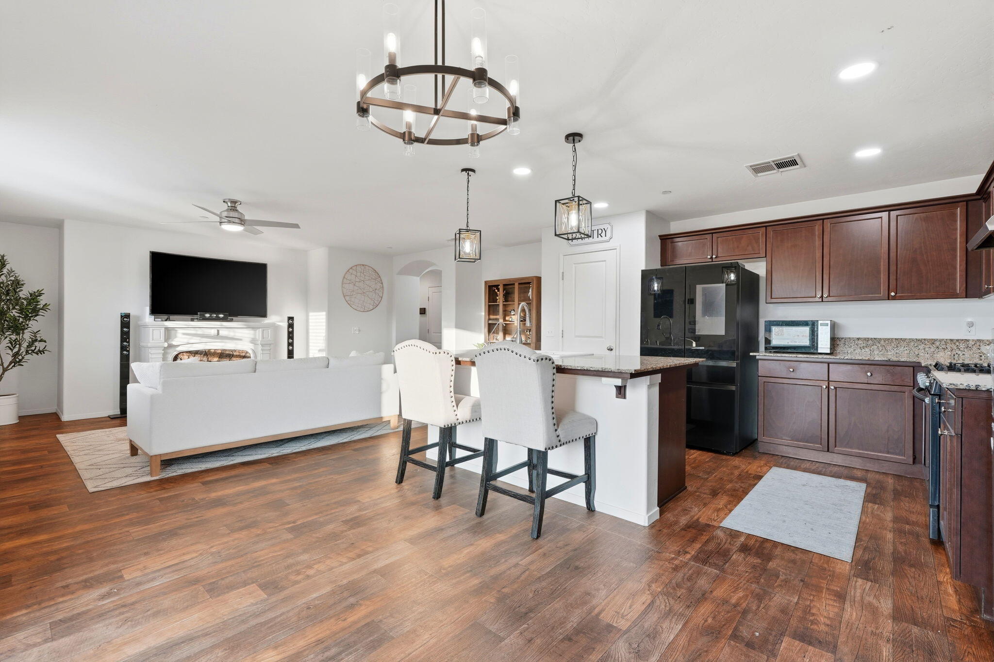 501 Alpha St, Tulare, CA 93274