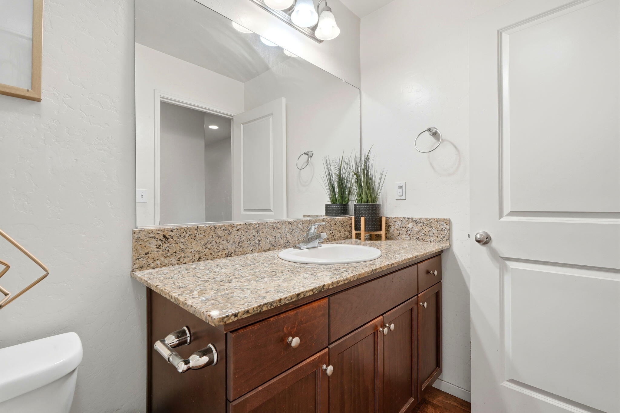 501 Alpha St, Tulare, CA 93274