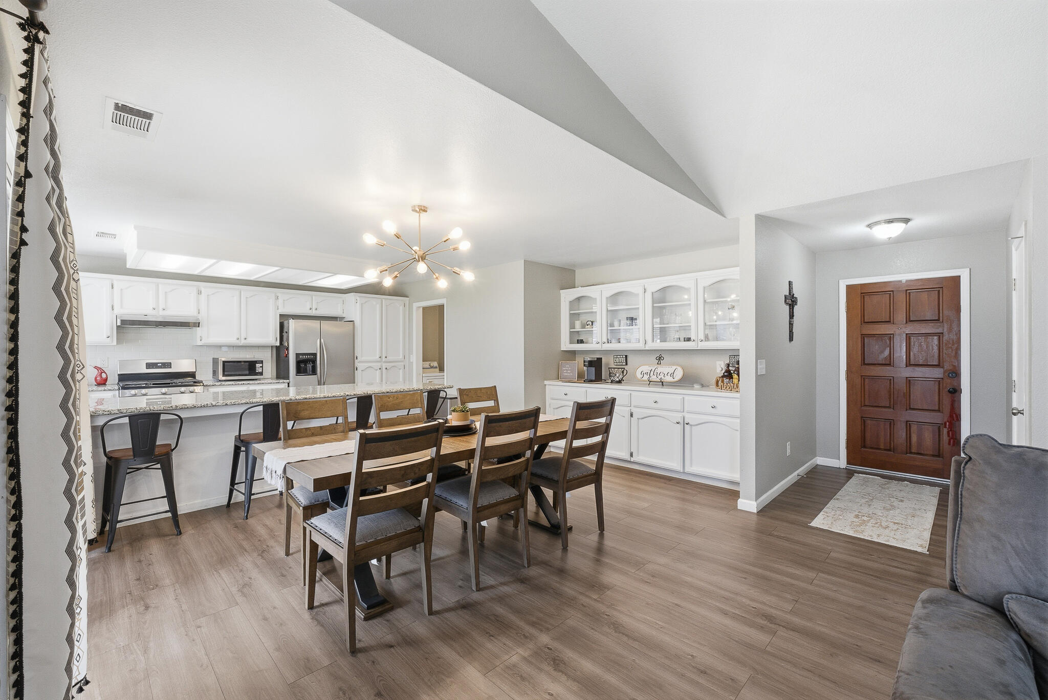 416 Jesse St, Exeter, CA 93221