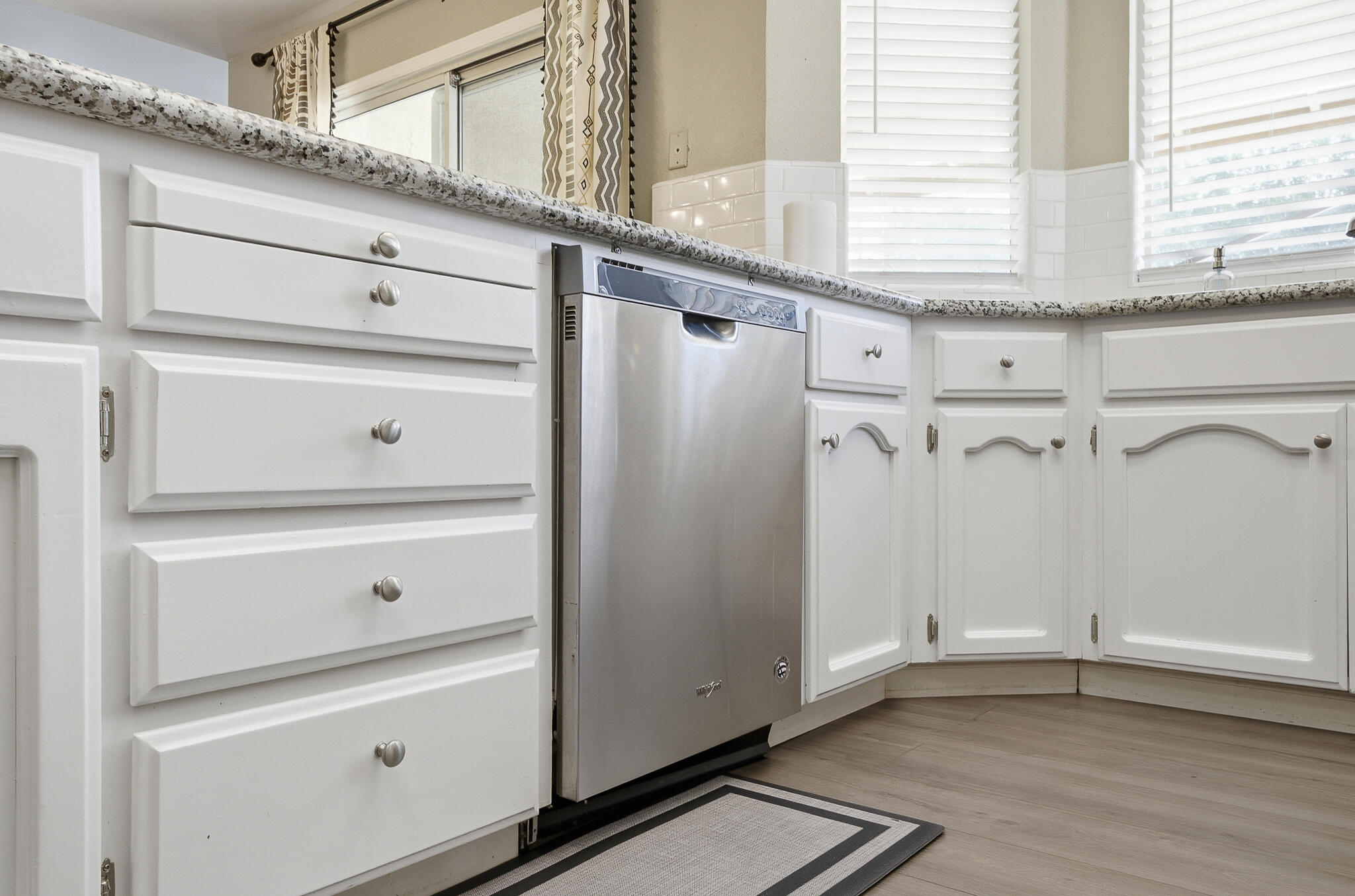 416 Jesse St, Exeter, CA 93221