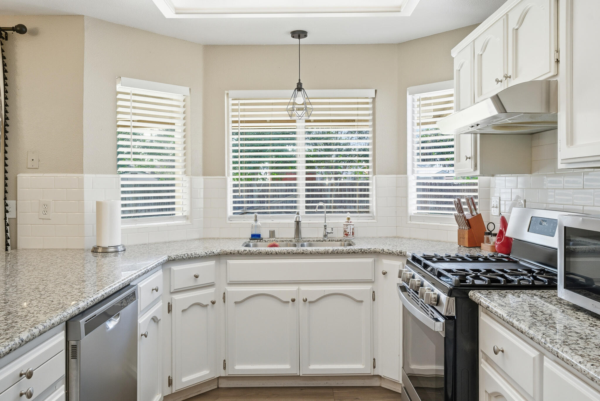 416 Jesse St, Exeter, CA 93221